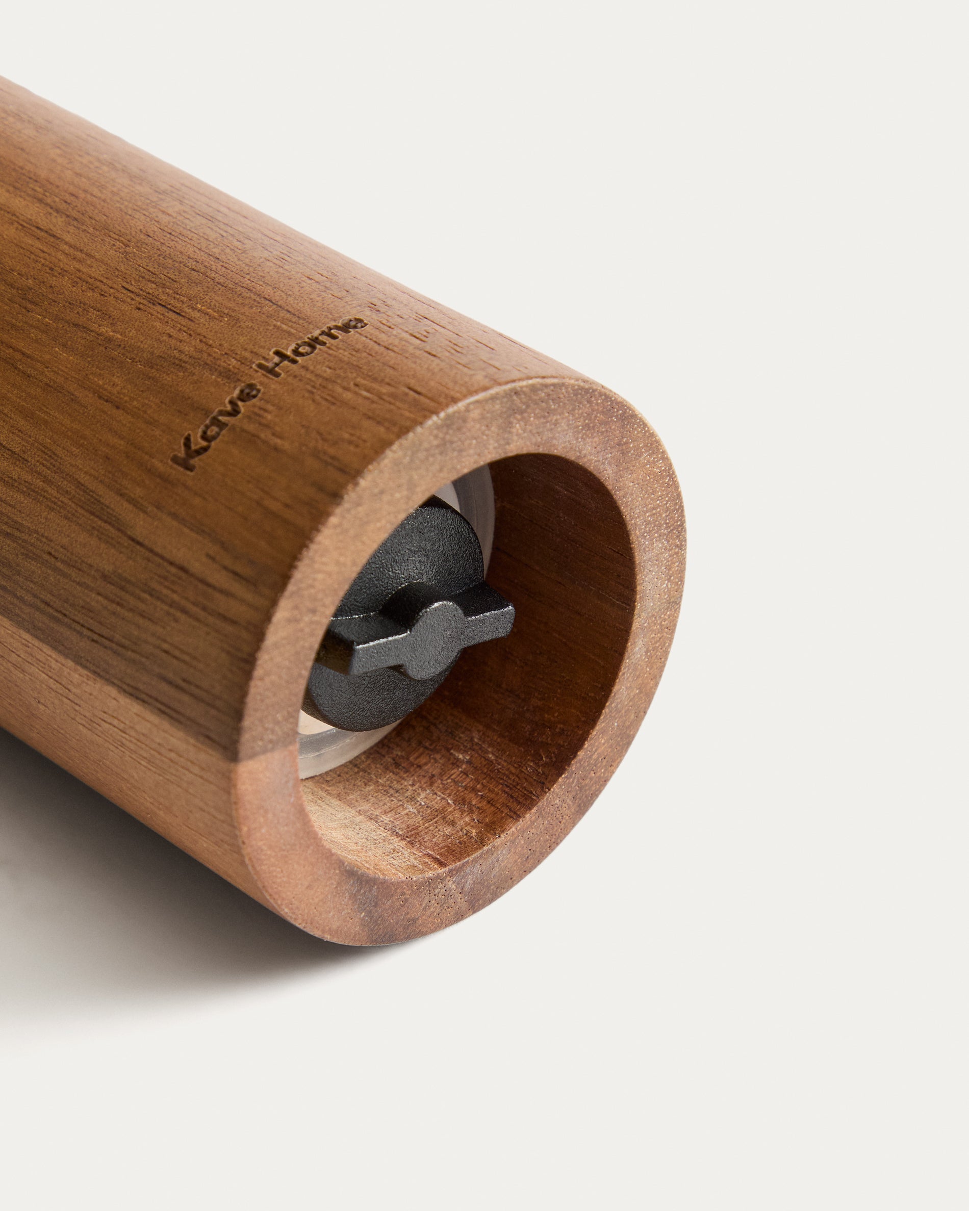 Blera salt and pepper mill in acacia wood 18.5 cm FSC 100% - Detail