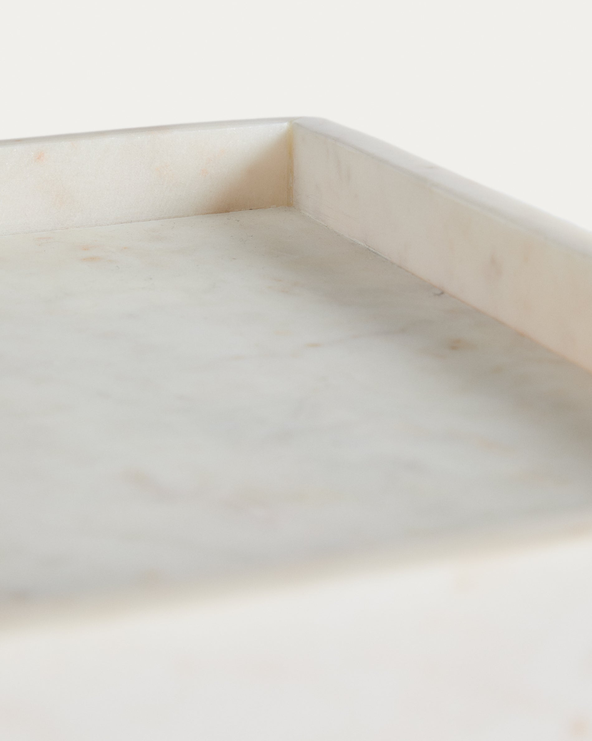 Serela tray in white marble 35 x 35 cm - Detail