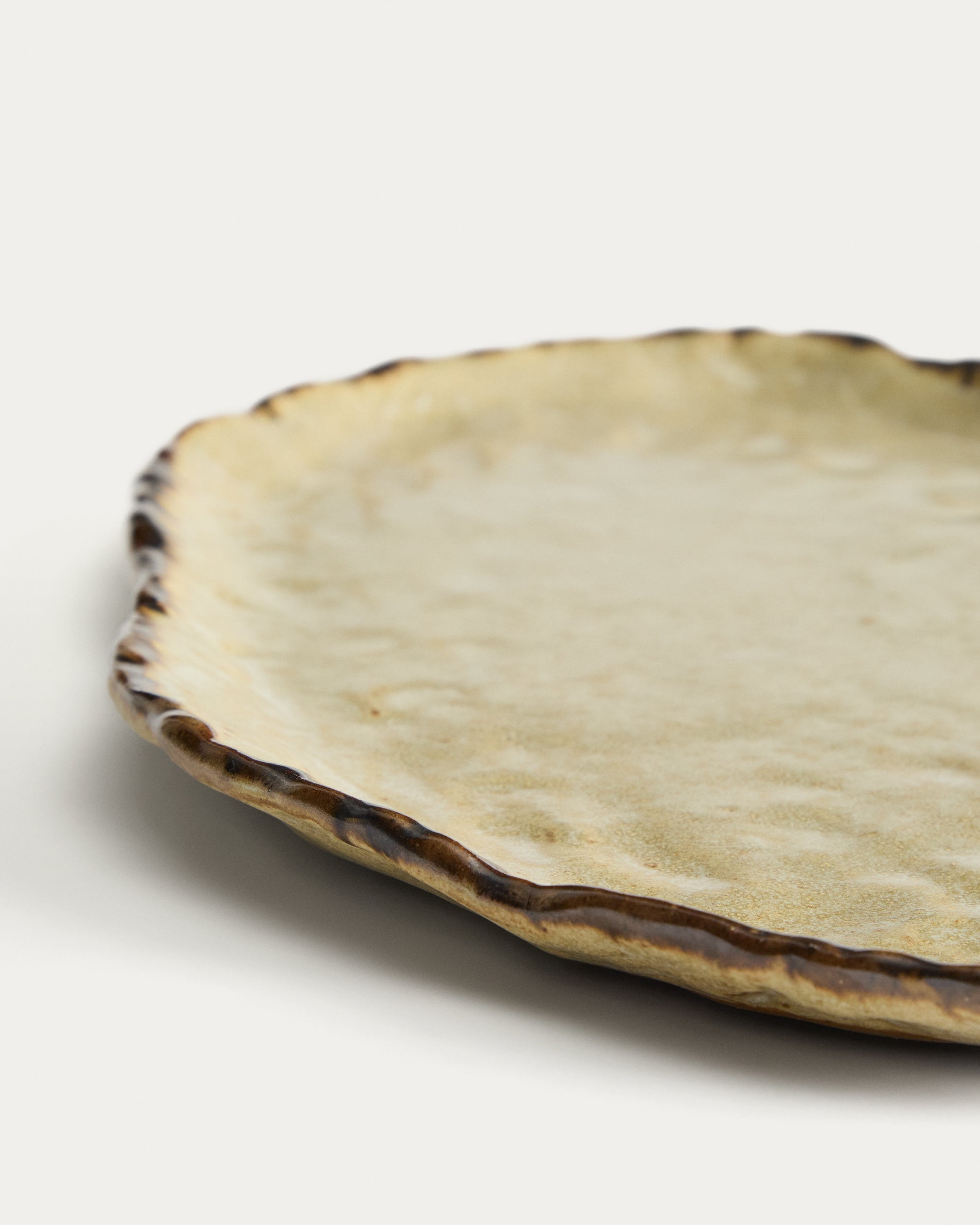 Abela tray in brown ceramic - Detail