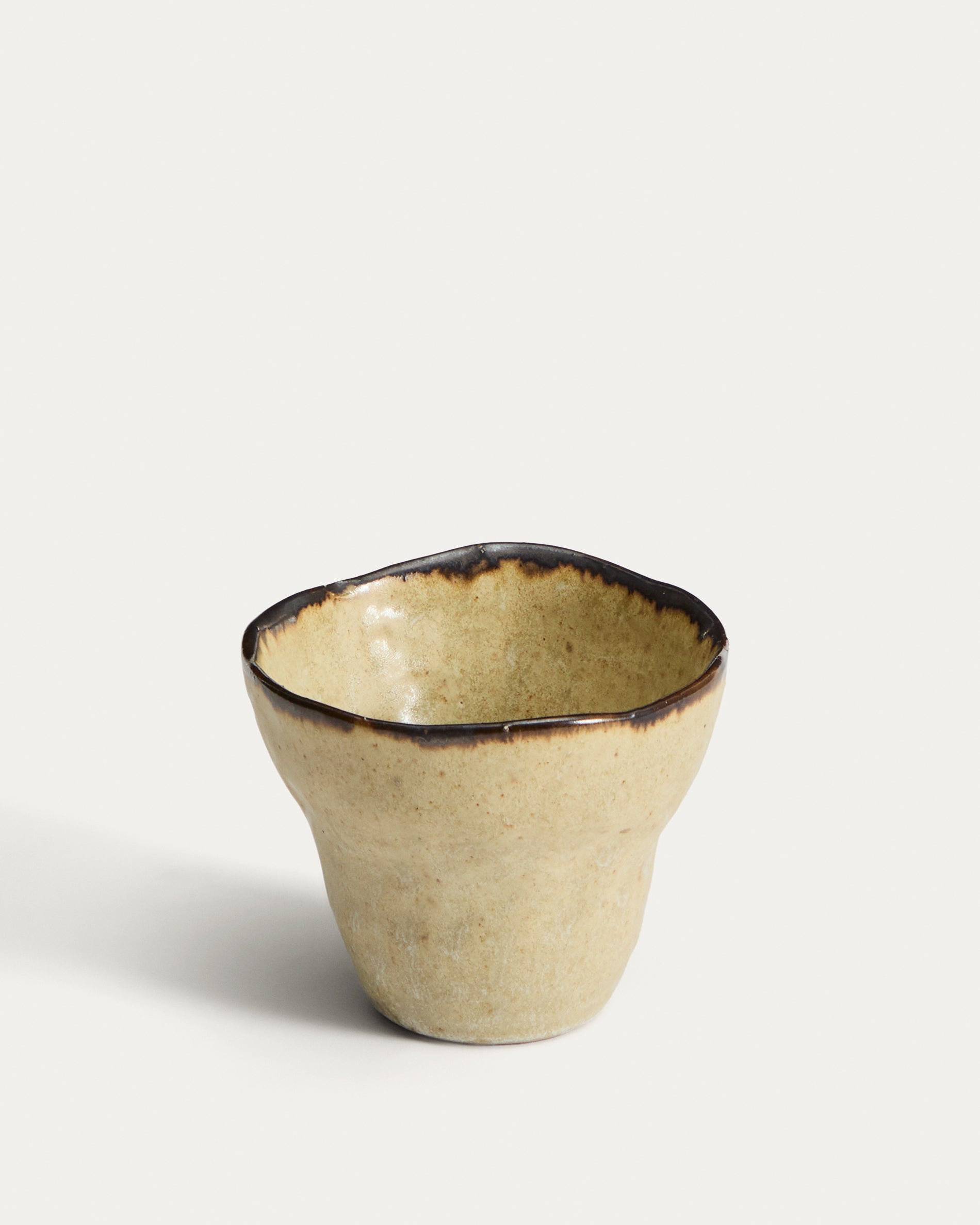 Abela mug in brown ceramic - Product View