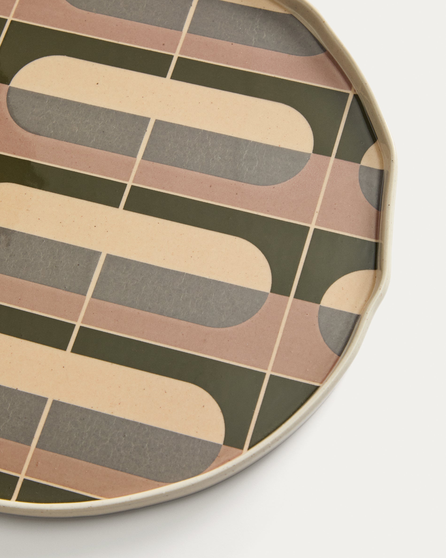 Julnet dinner plate in brown ceramic - Detail
