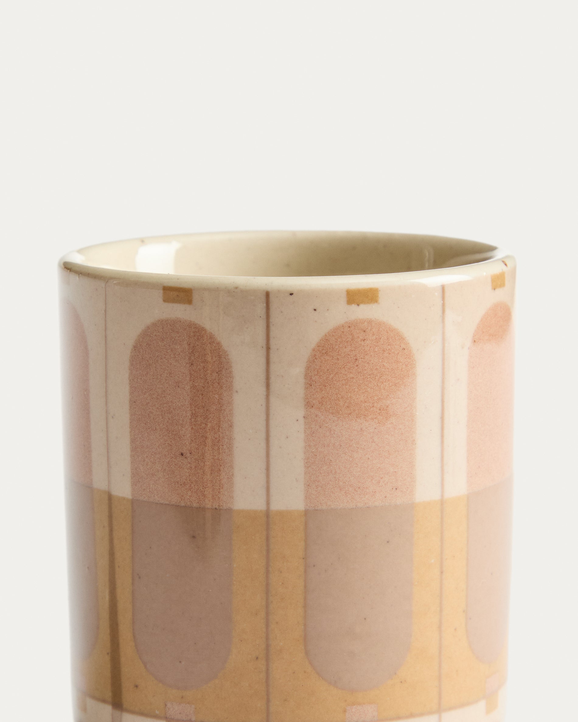 Julnet mug in beige ceramic - Detail