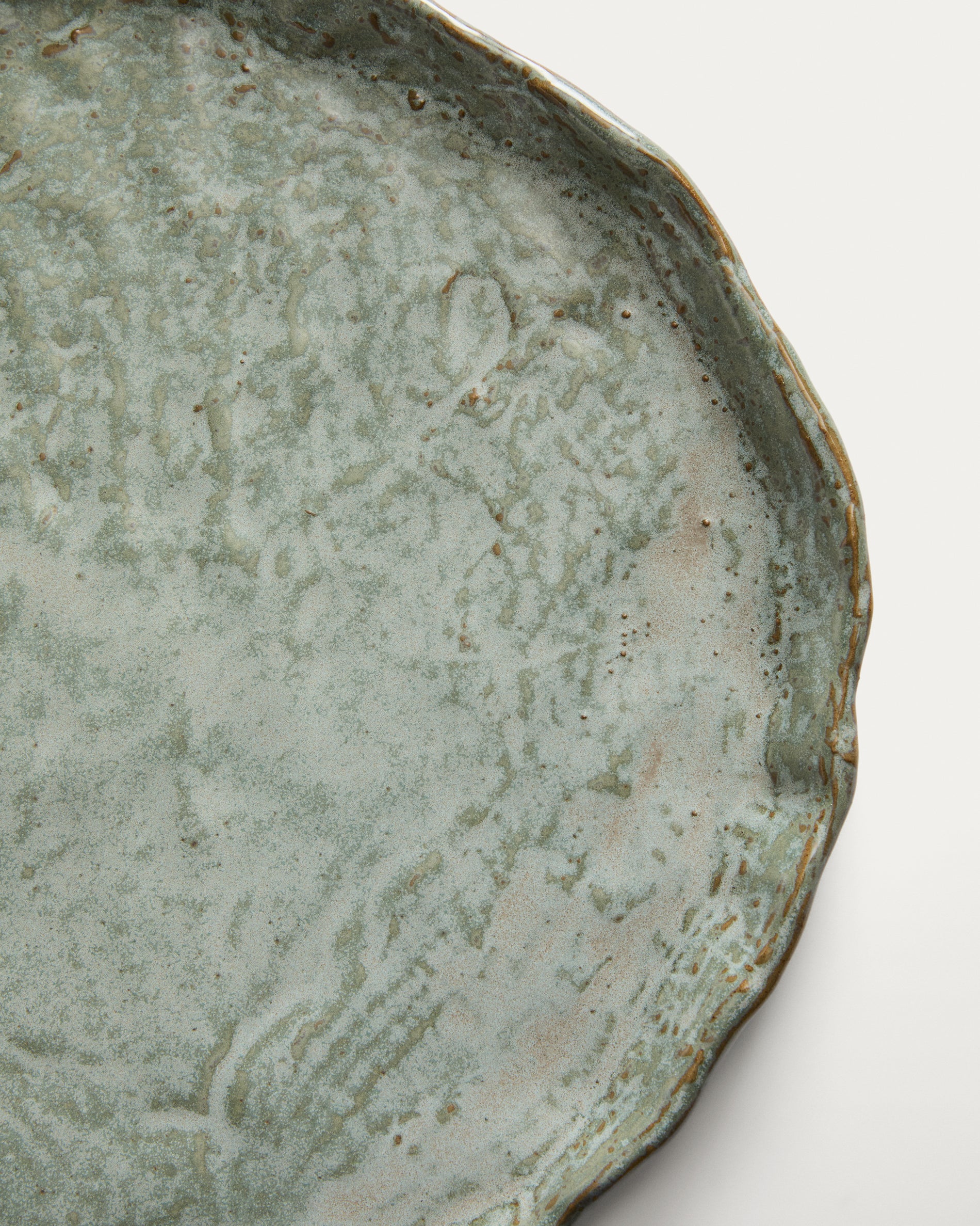 Alenia brown ceramic dinner plate - Detail