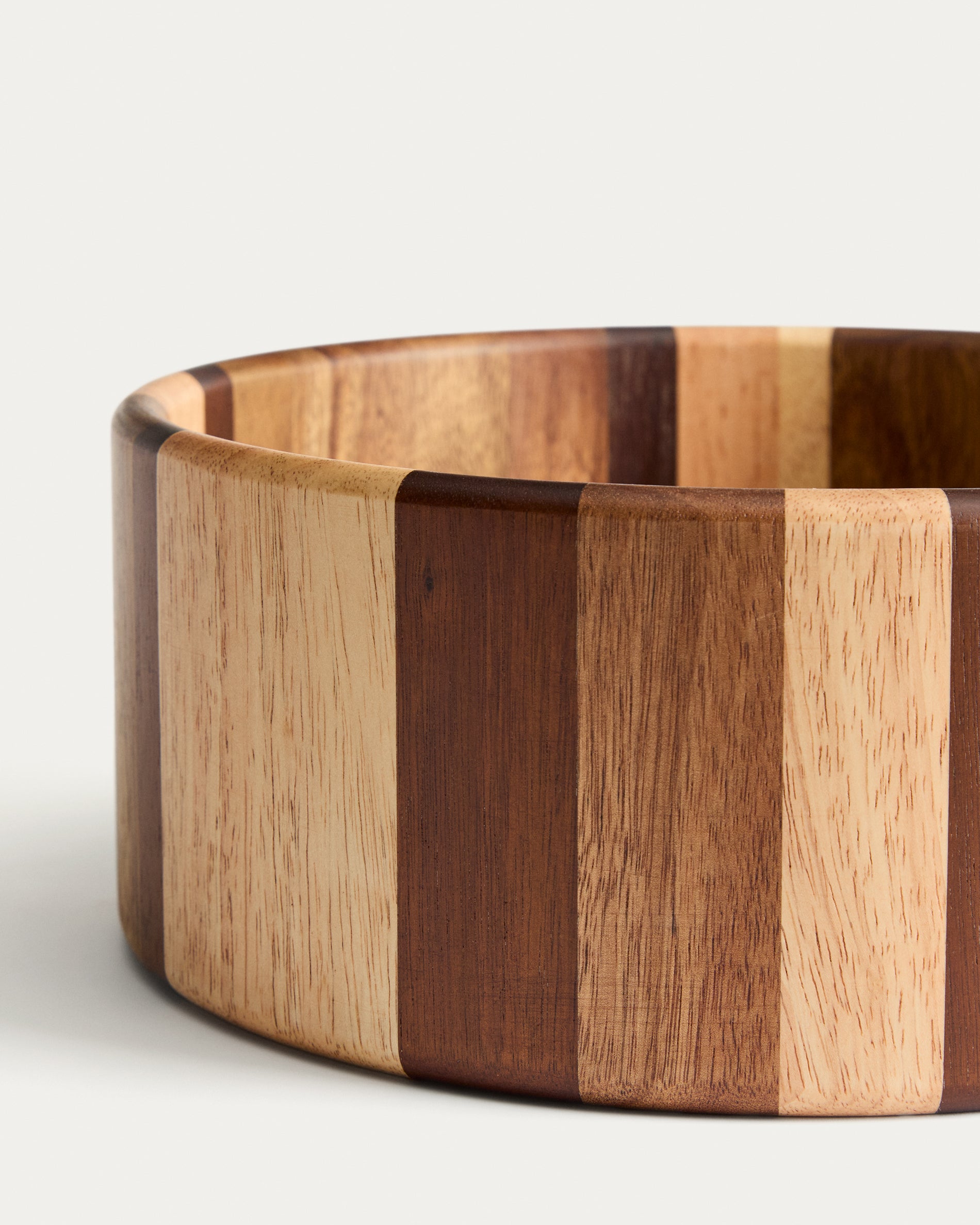 Nover bowl in acacia wood FSC 100% - Detail