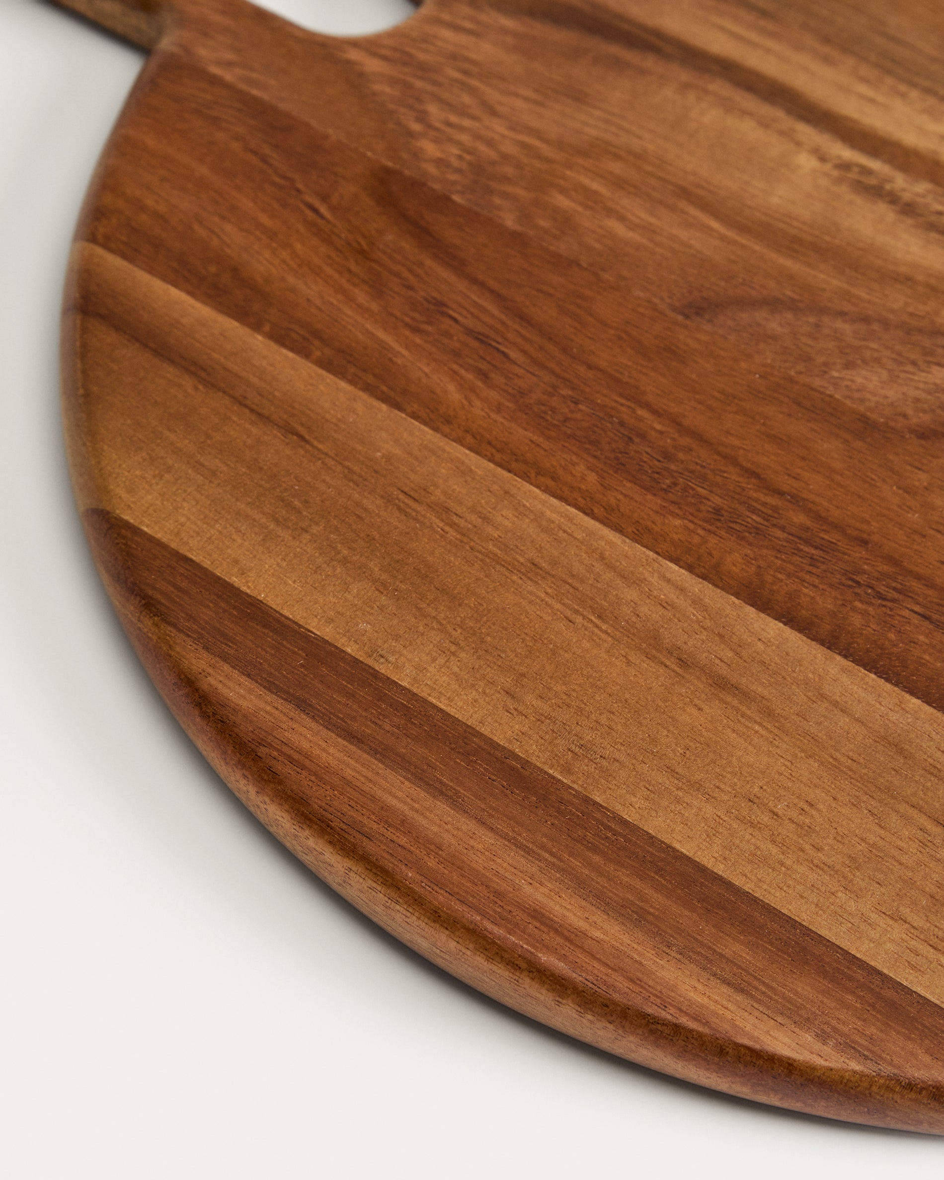 Blera serving board in acacia wood FSC 100% - Detail