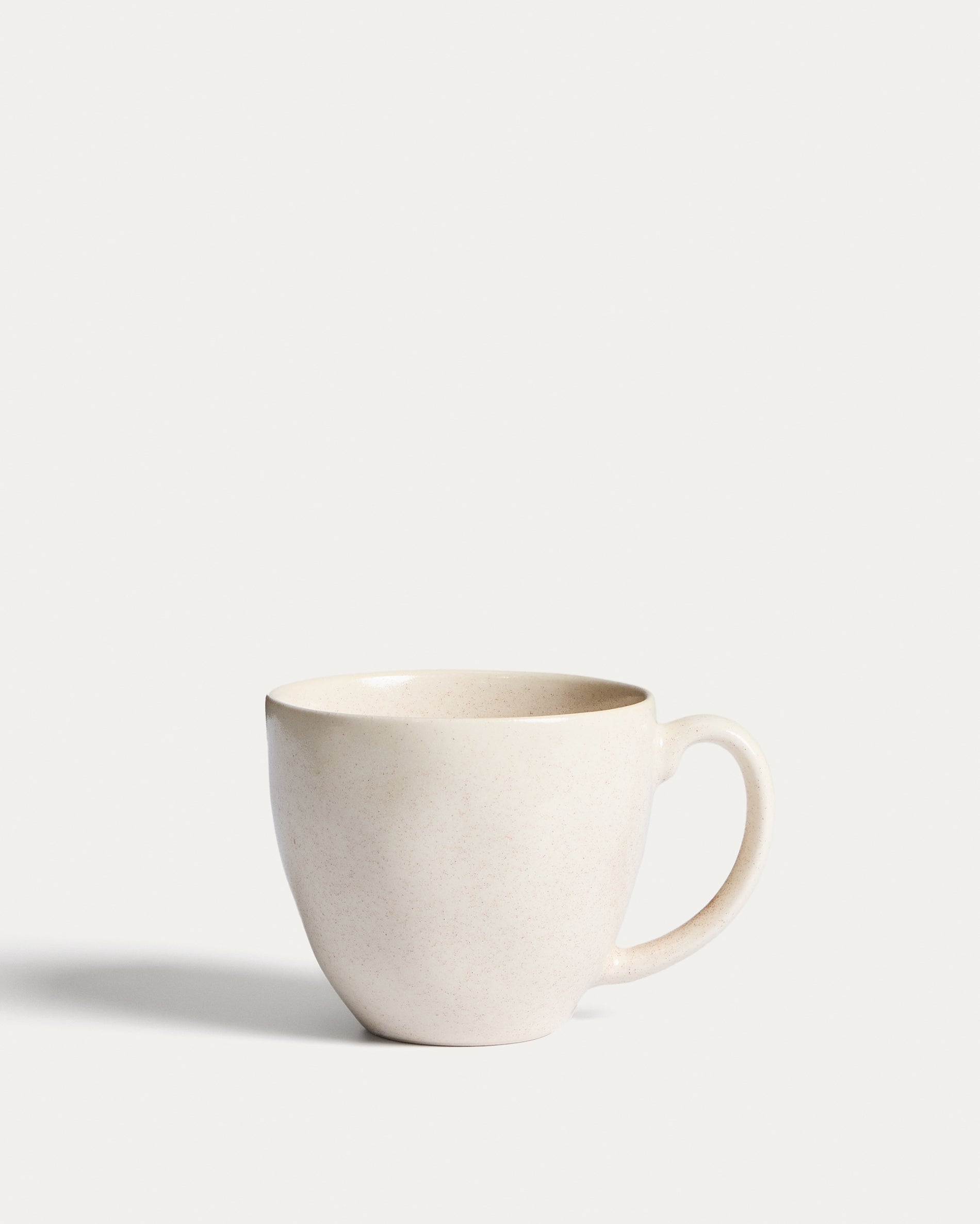 Sermin beige ceramic mug - Product View