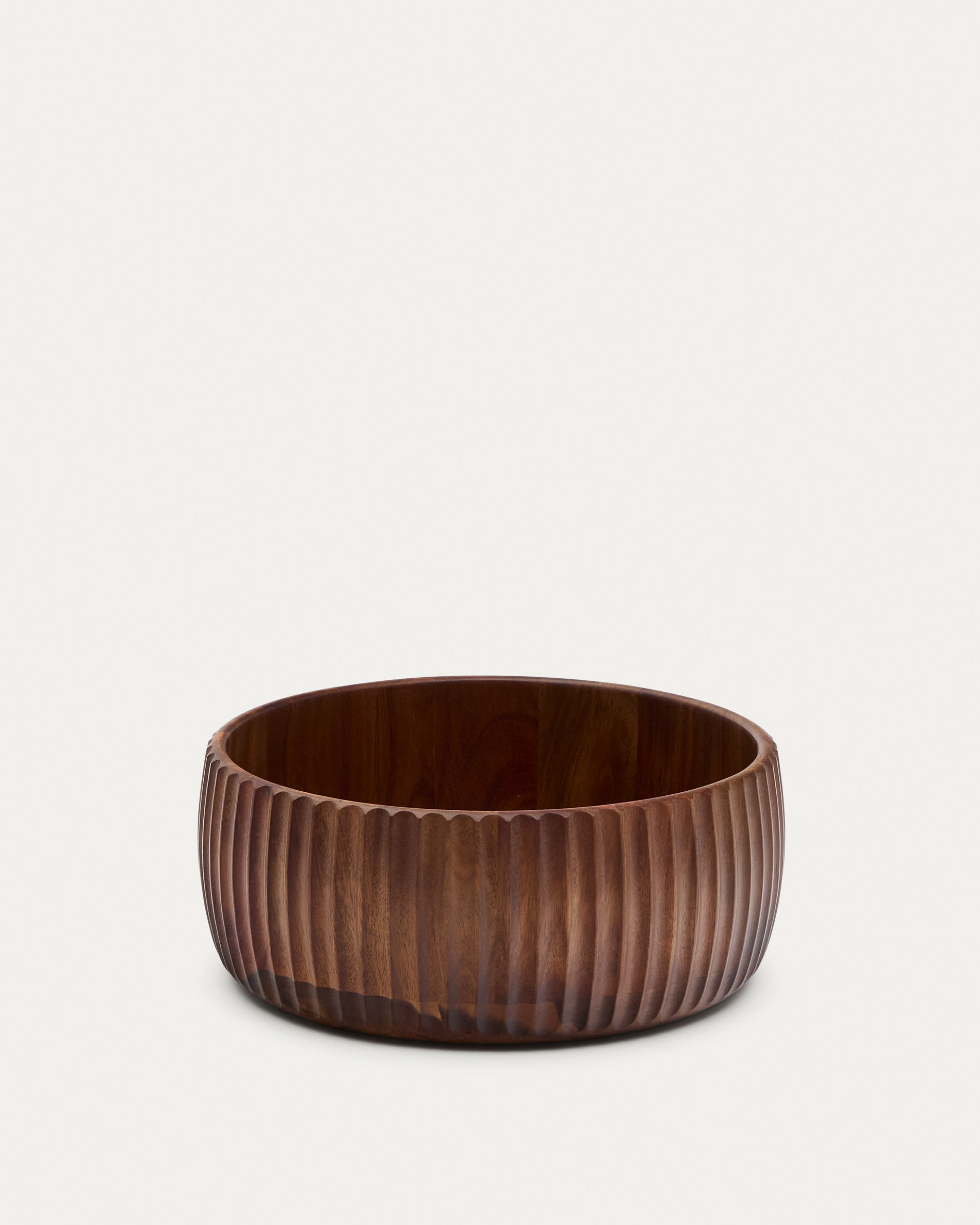 Rommu large bowl, made of 100% FSC certified acacia wood.
