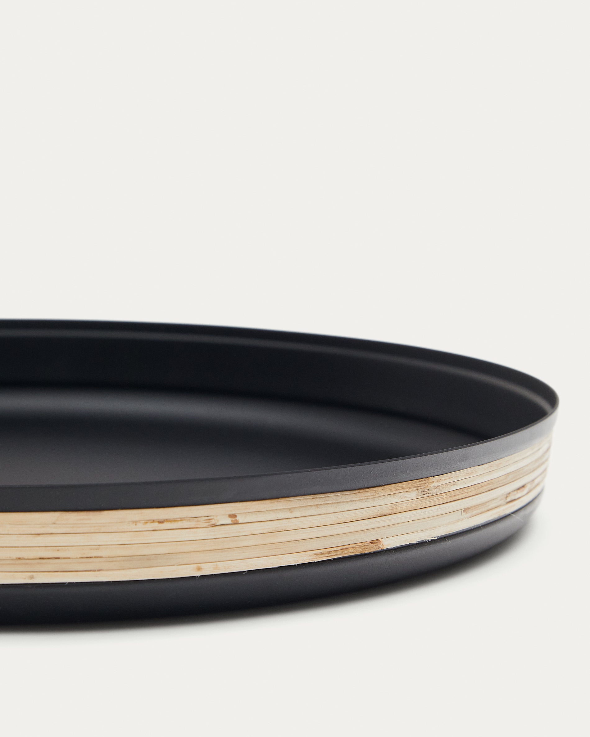 Shai tray made of stainless steel and rattan - Detail