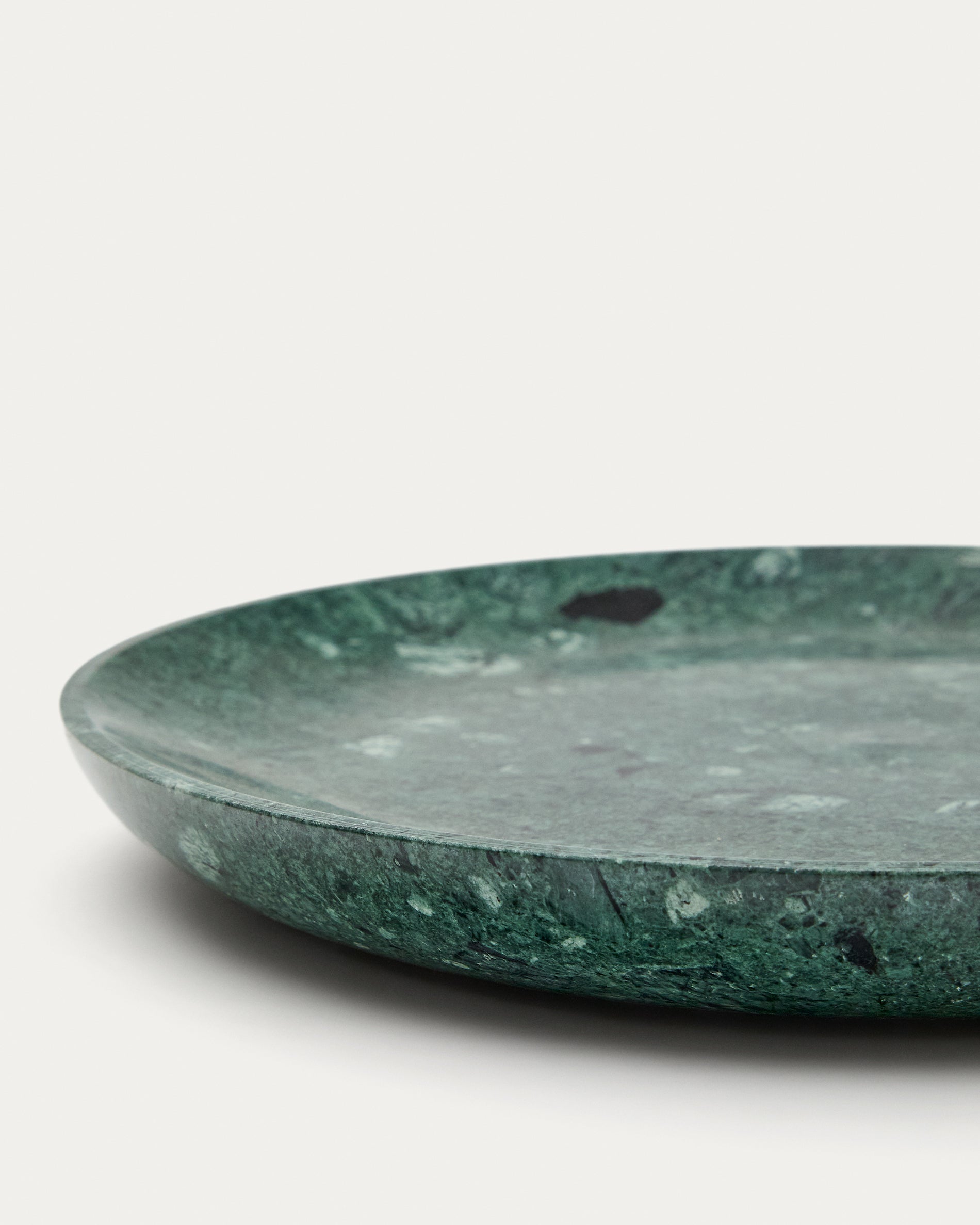 Ecin large, green marble serving plate - Detail