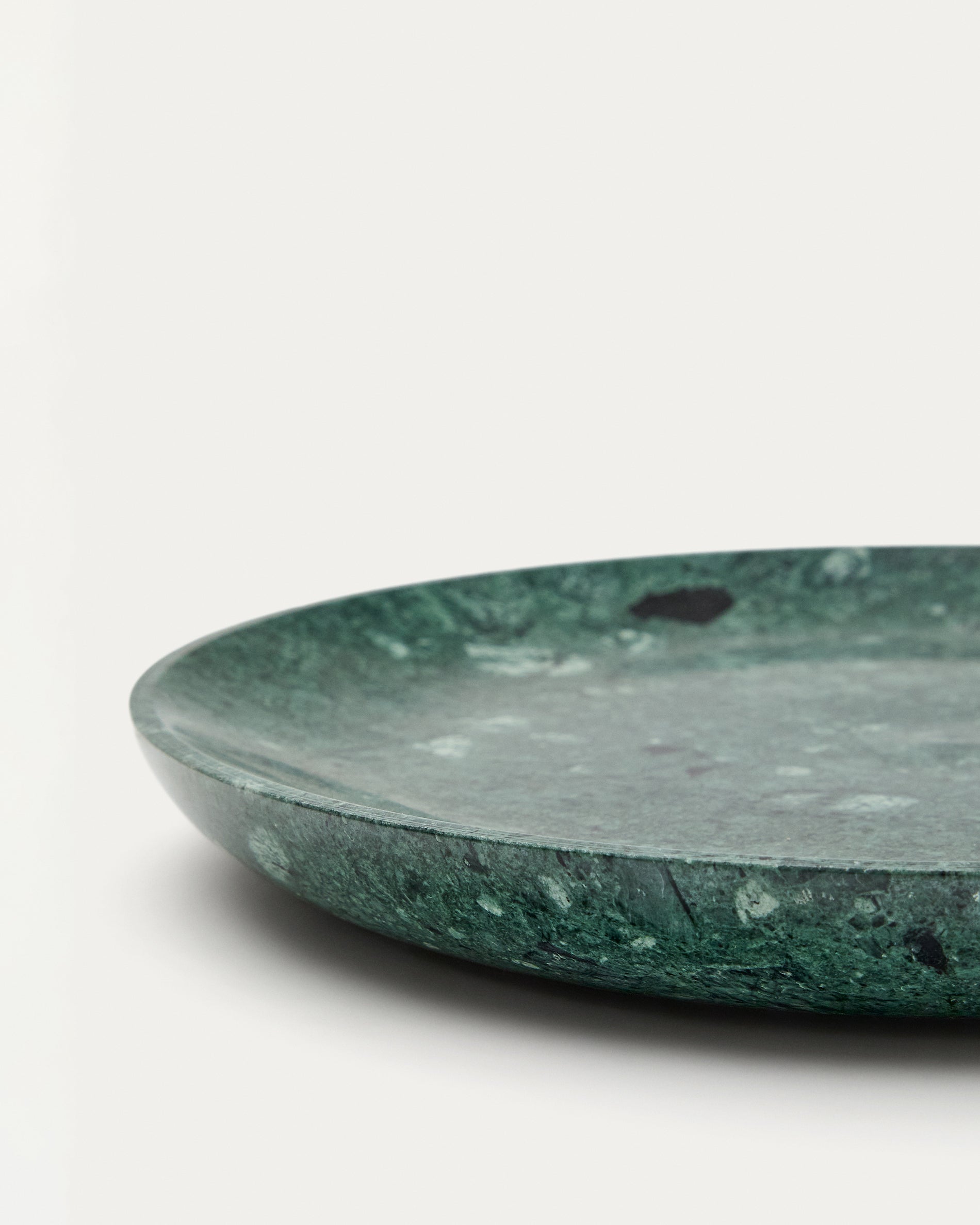 Ecin medium-sized, green marble serving plate - Detail