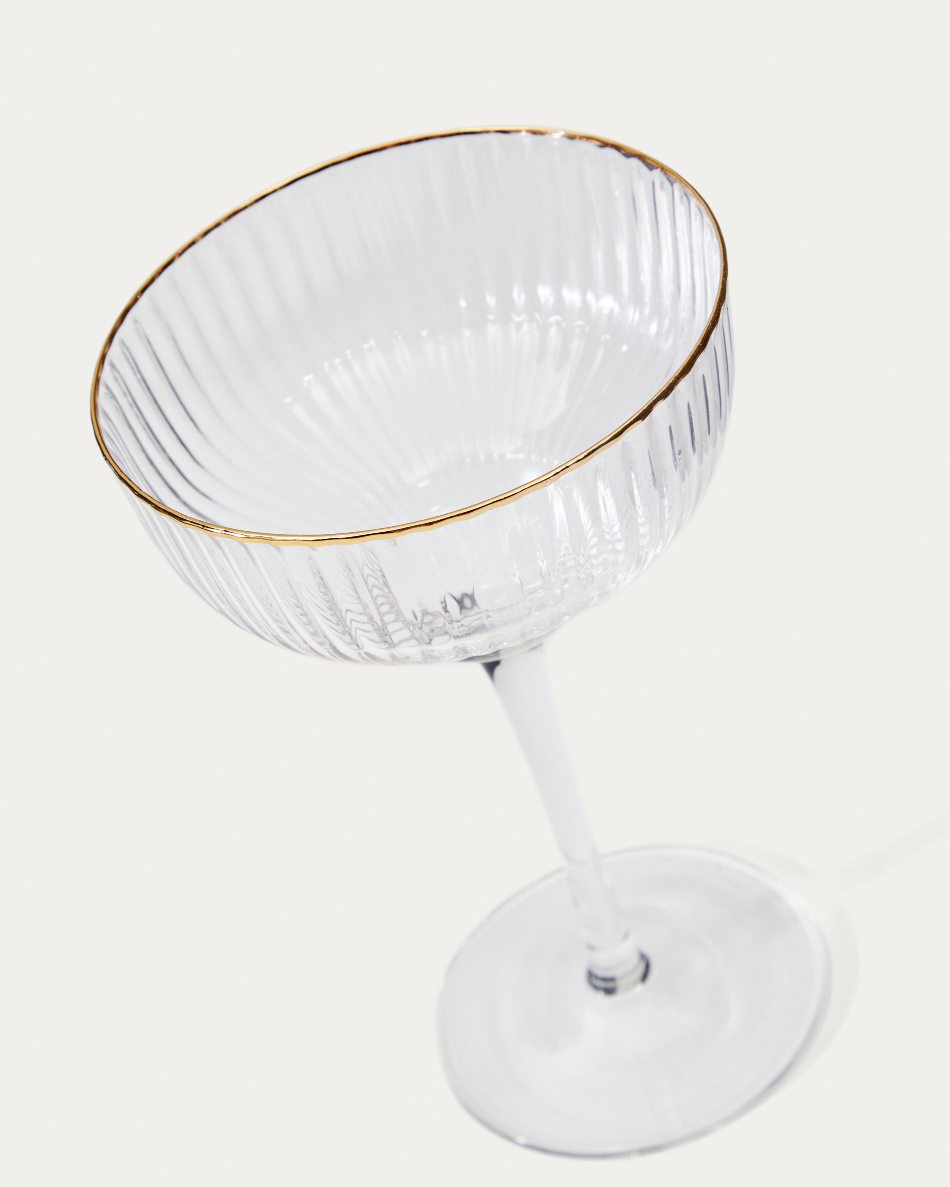 Ayan transparent champagne glass, with a gold feature, 28 cl - Detail