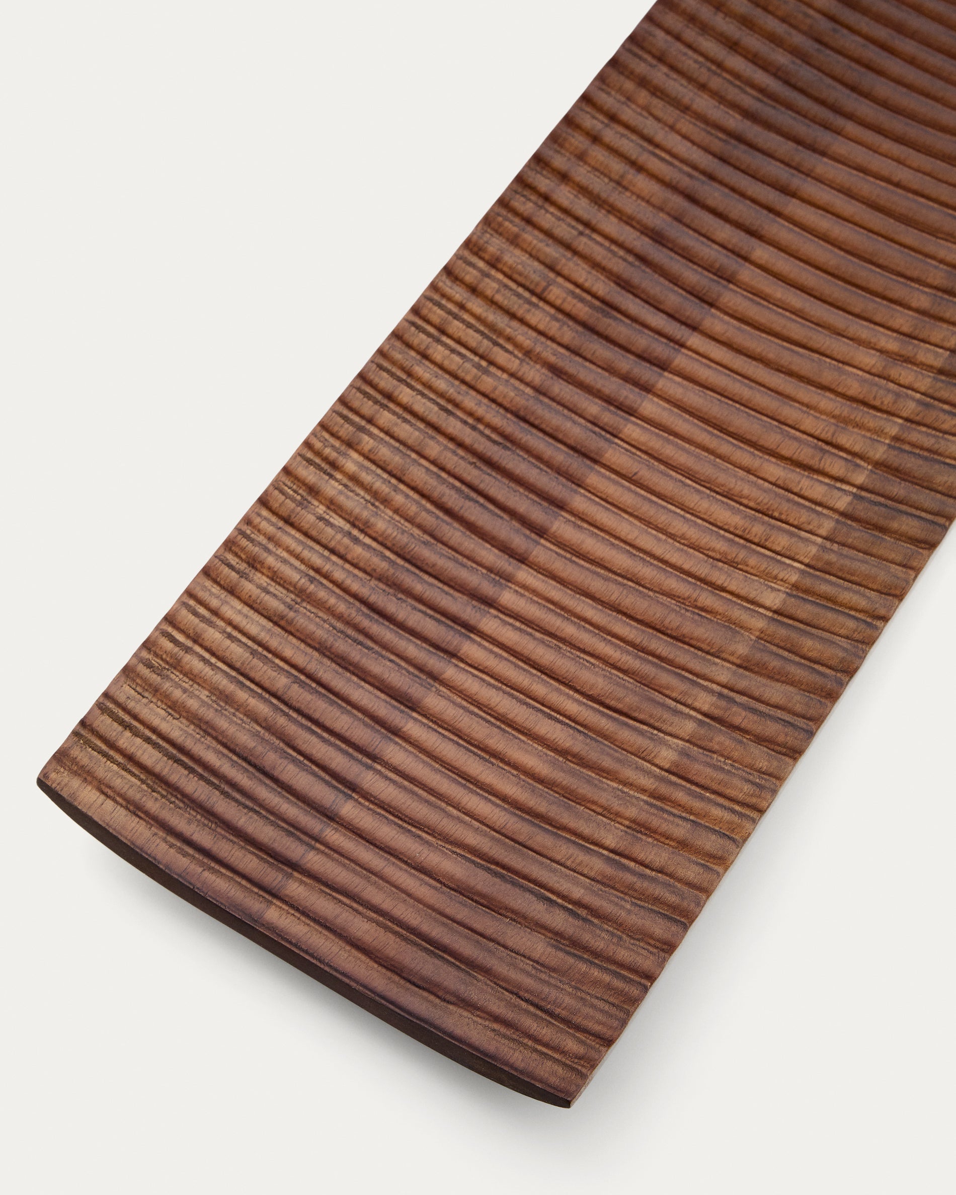 Rommu large serving board made of acacia wood FSC 100% - Detail