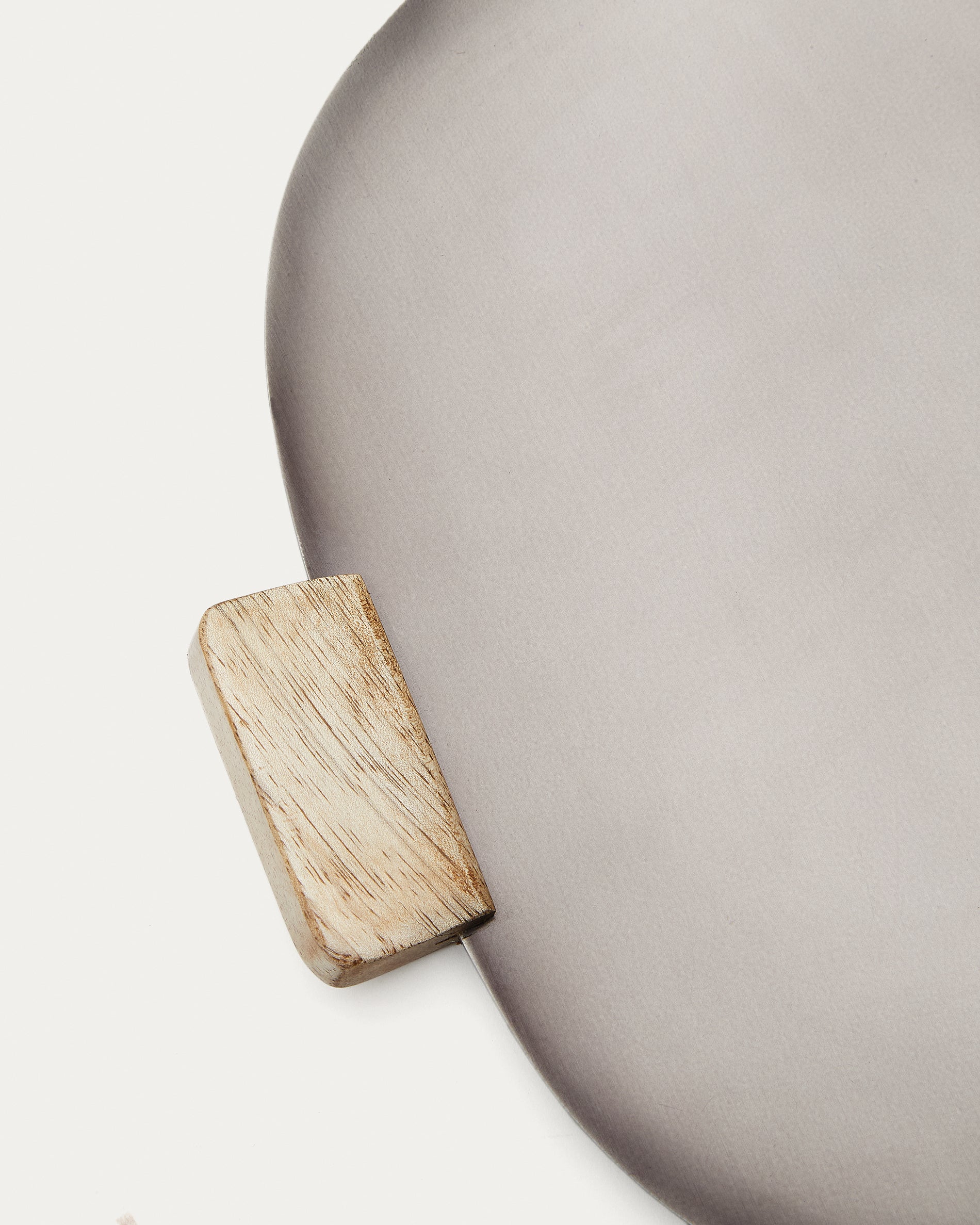 Soran tray made of wood and black stainless steel - Detail