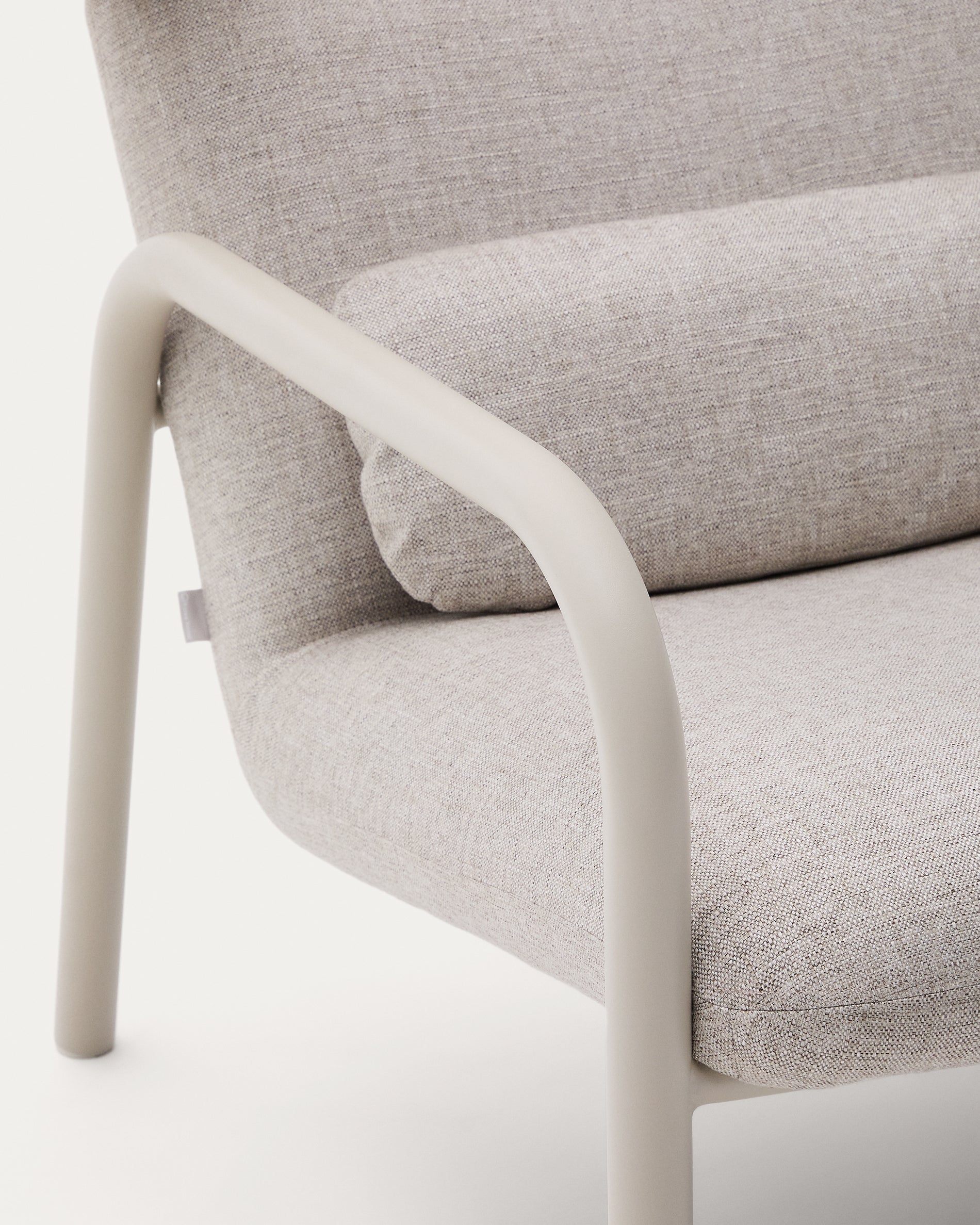 Inari armchair in beige and steel with beige painted finish FSC Mix Credit - Detail