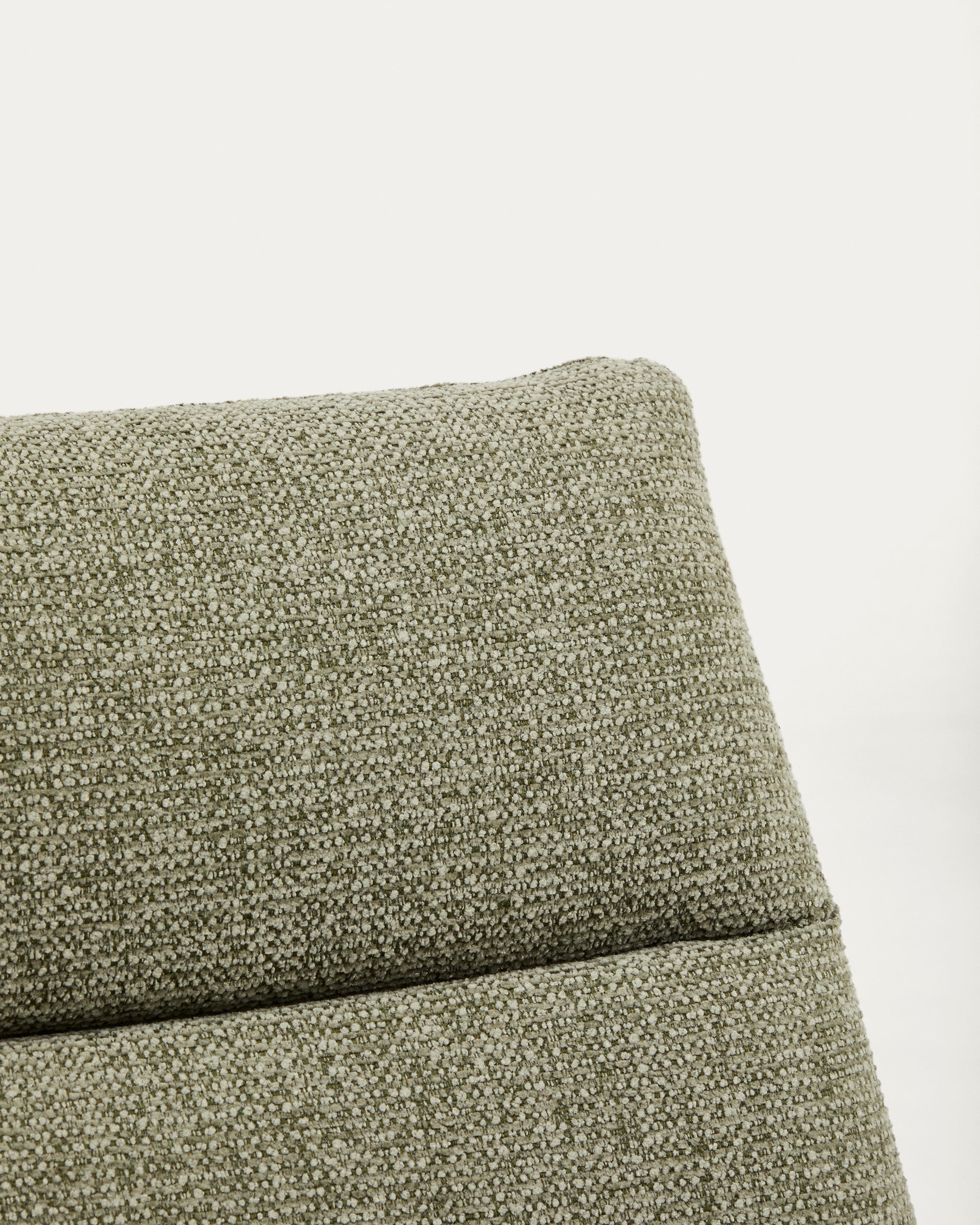 Asen green chenille armchair with black steel legs FSC 100% - Detail