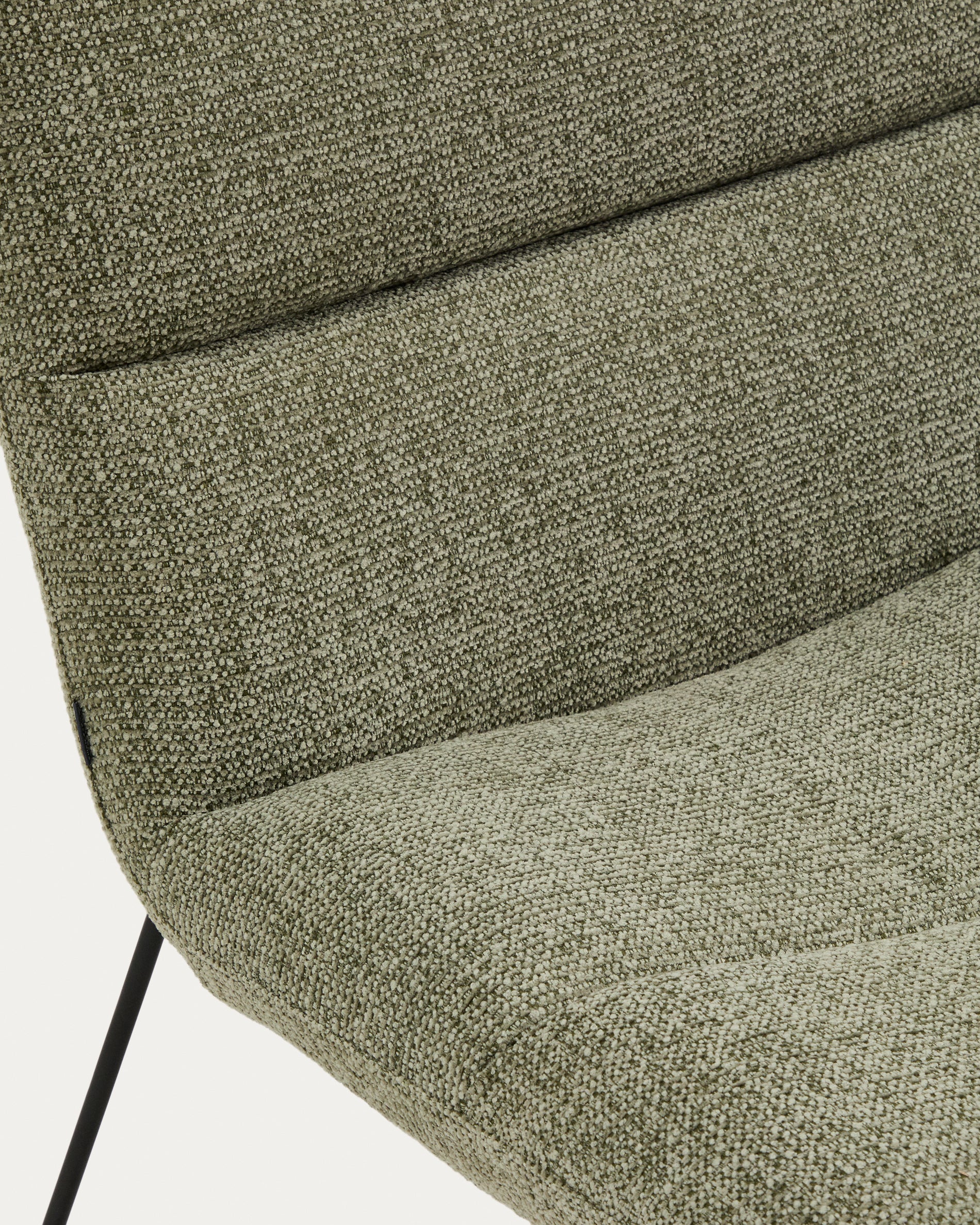 Asen green chenille armchair with black steel legs FSC 100% - Detail