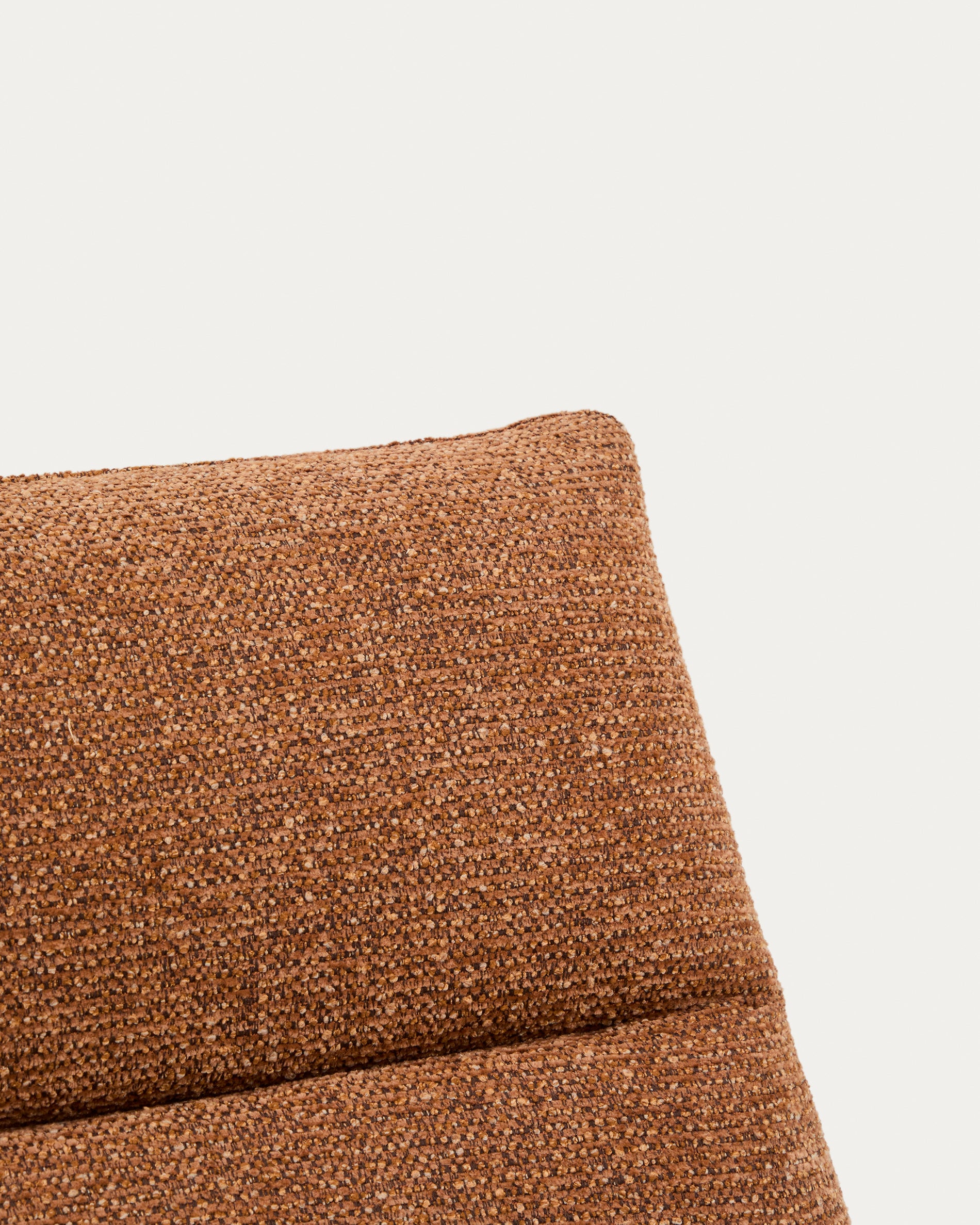 Asen terracotta chenille armchair with black steel legs FSC 100% - Detail