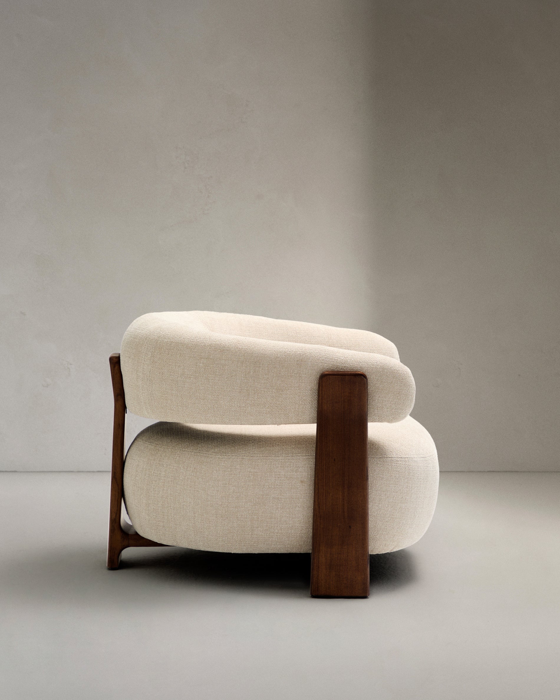 Granite fire-retardant armchair in beige chenille and solid ash wood with walnut-coloured finish FSC 100% - Product View