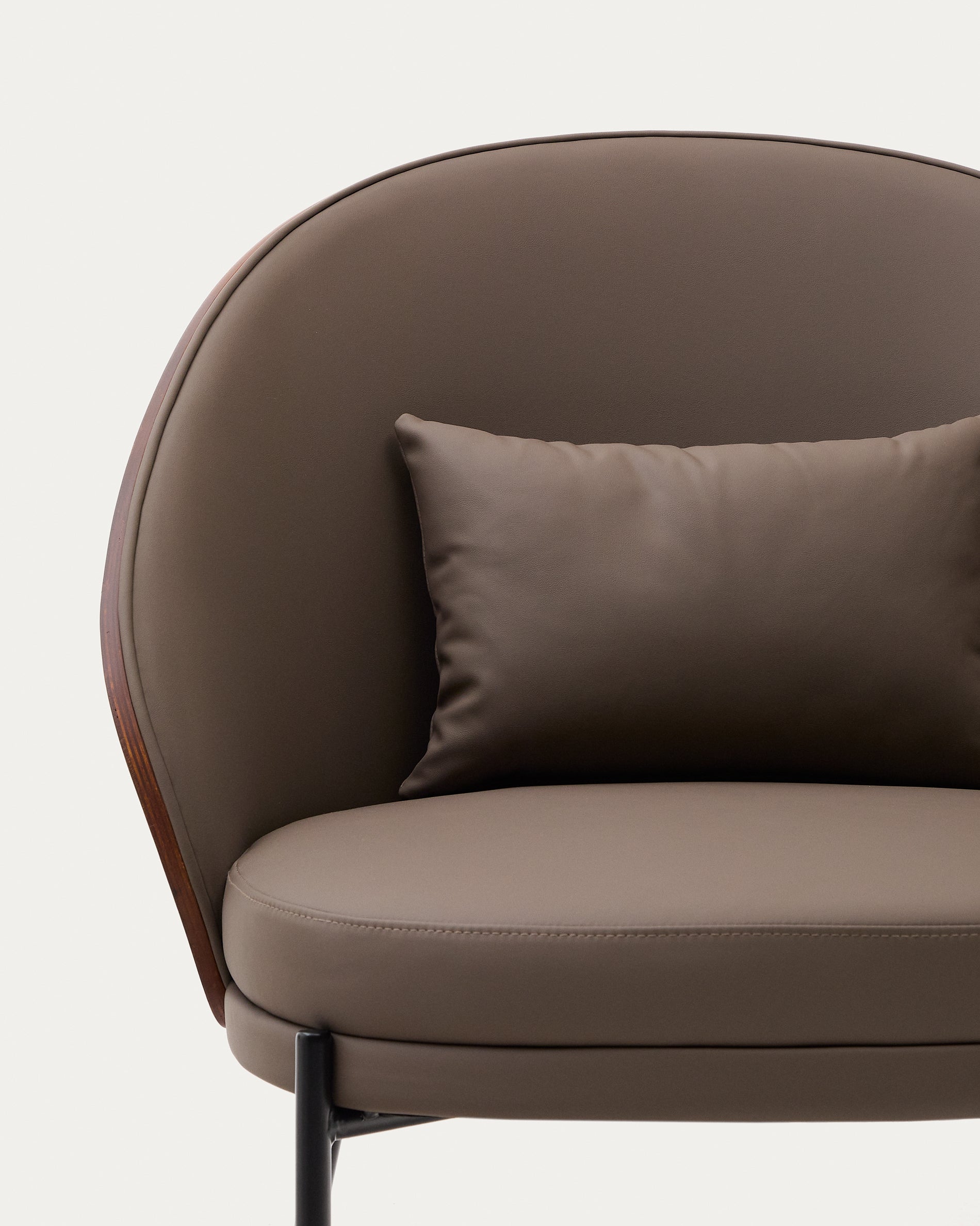 Eamy armchair in brown faux leather, ash veneer with walnut and black metal finish - Detail