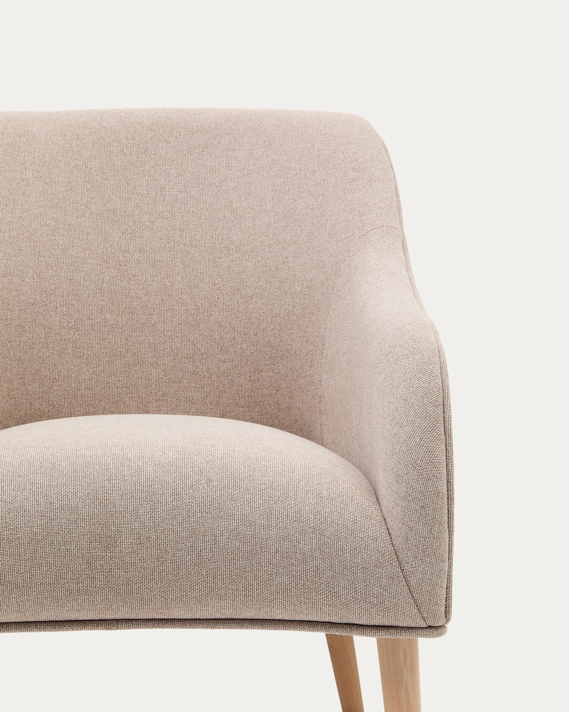 Bobly armchair in beige and with solid beech wood in a natural finish - Detail