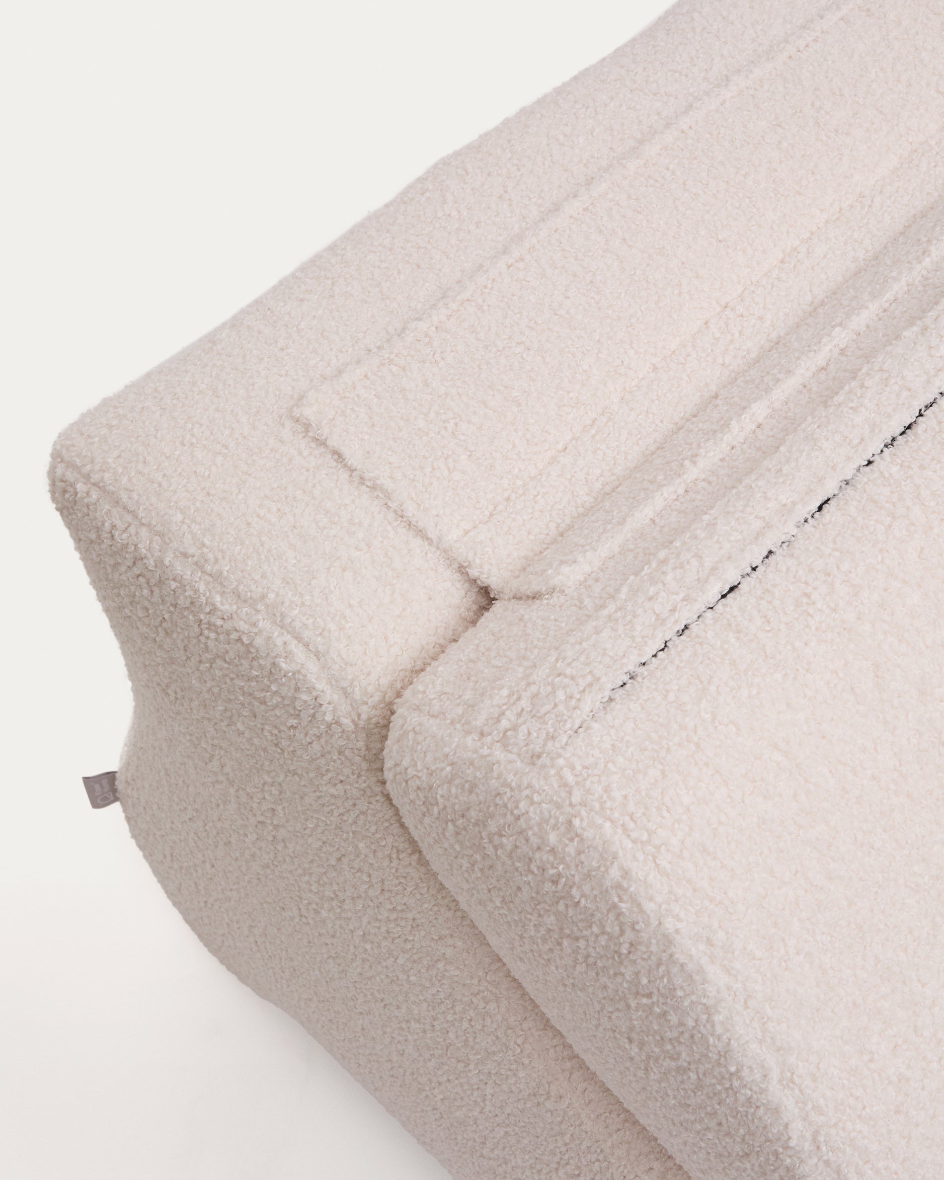 Club ecru-coloured, bouclé armchair - Detail