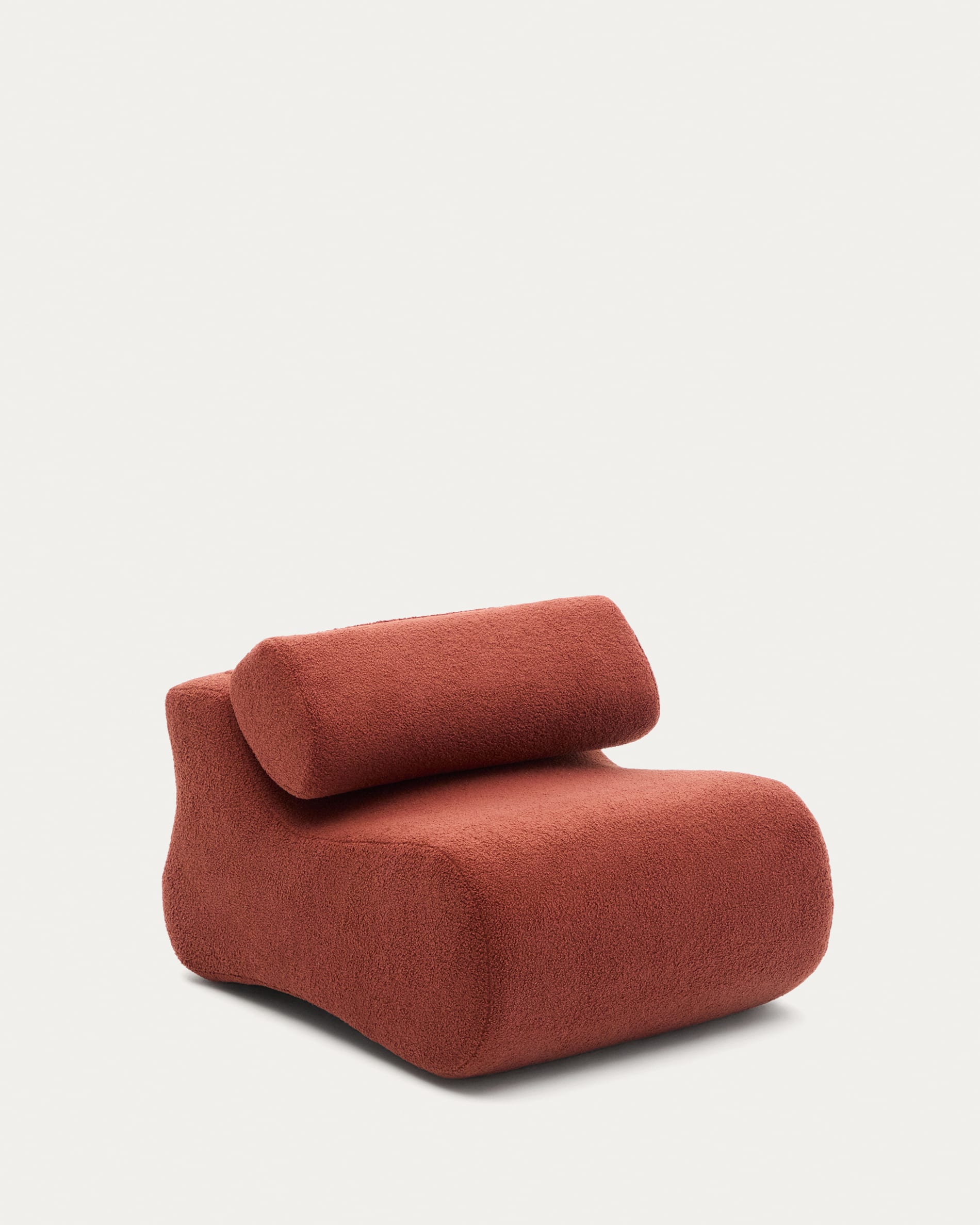 Terrakotta színű bouclé klub karfás szék