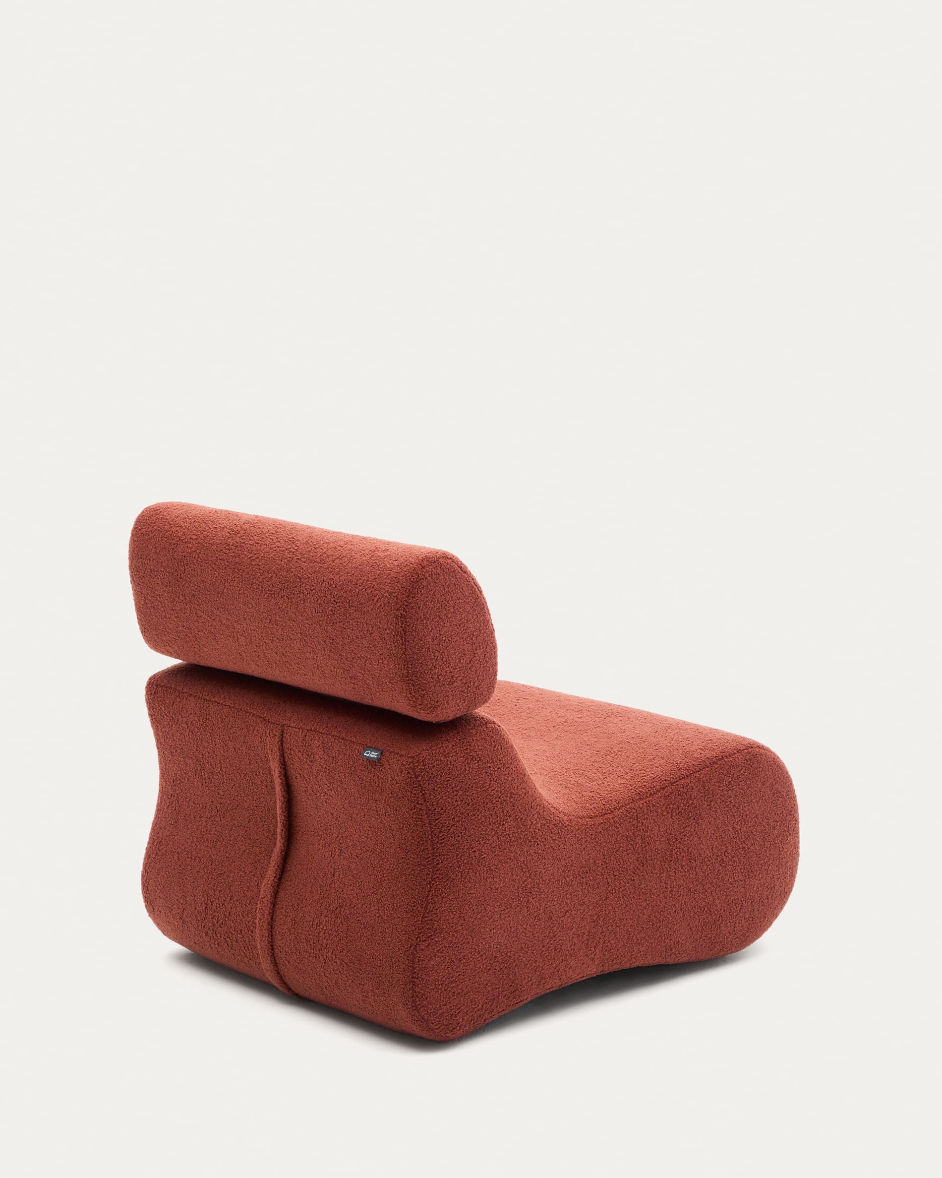 Terrakotta színű bouclé klub karfás szék