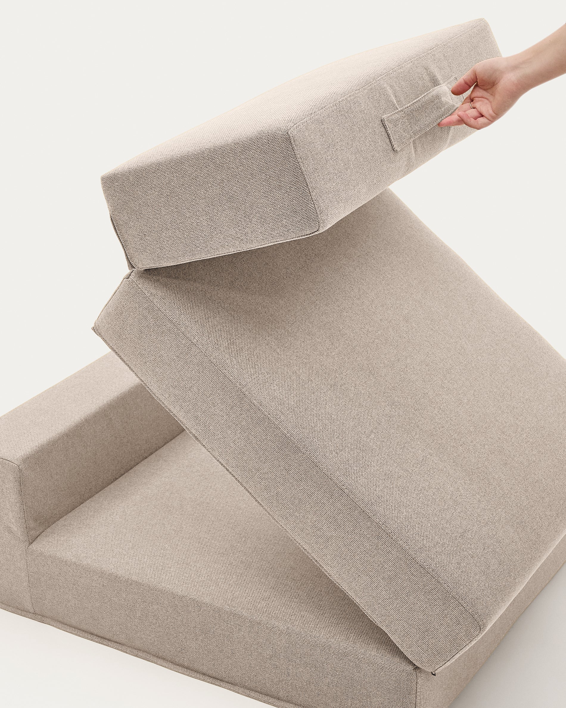 Arty beige, convertible pouffe/bed 70 x 89 (200) cm - Detail
