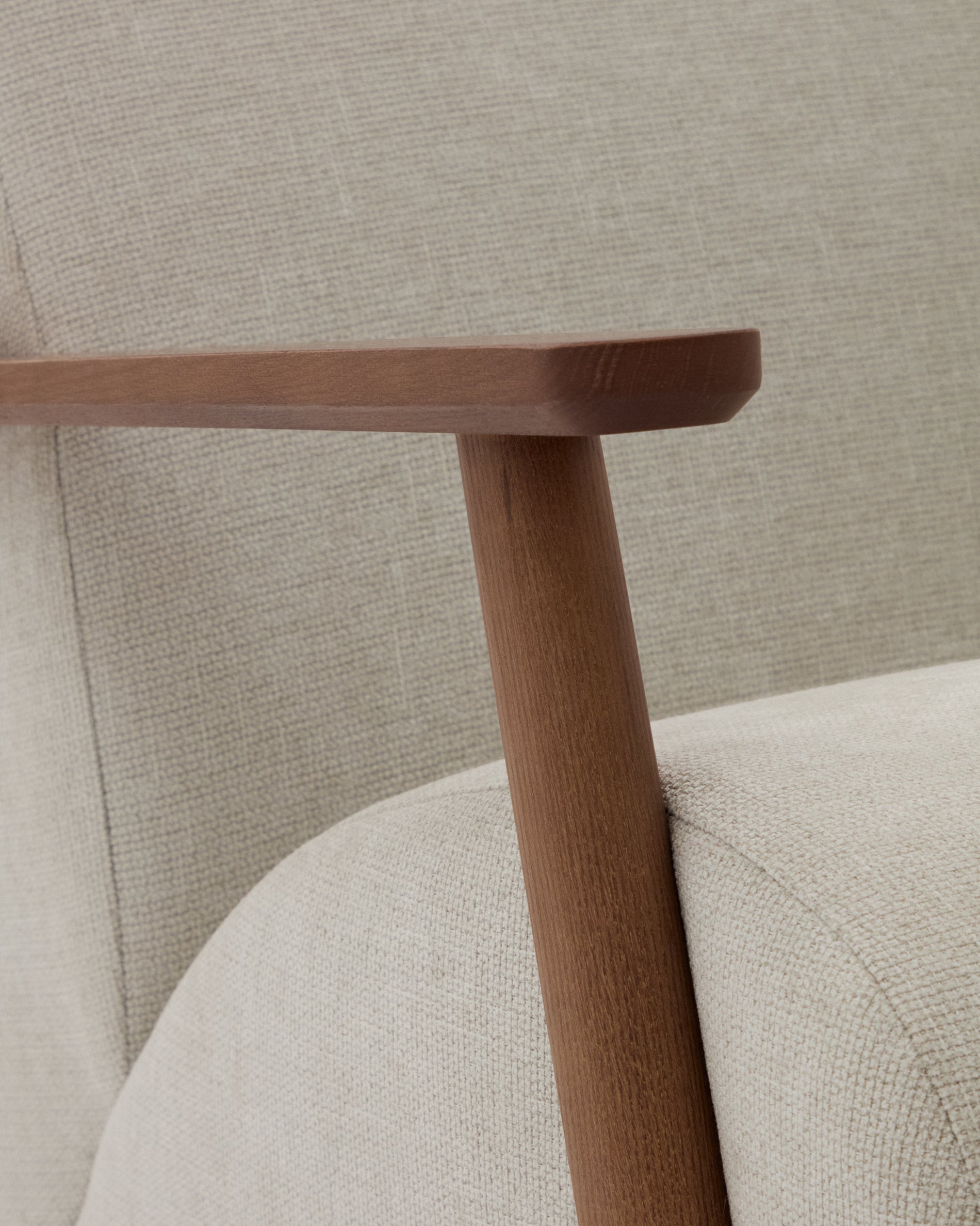 Meghan armchair in pearl chenille and solid ash wood with walnut finish FSC Mix Credit - Detail