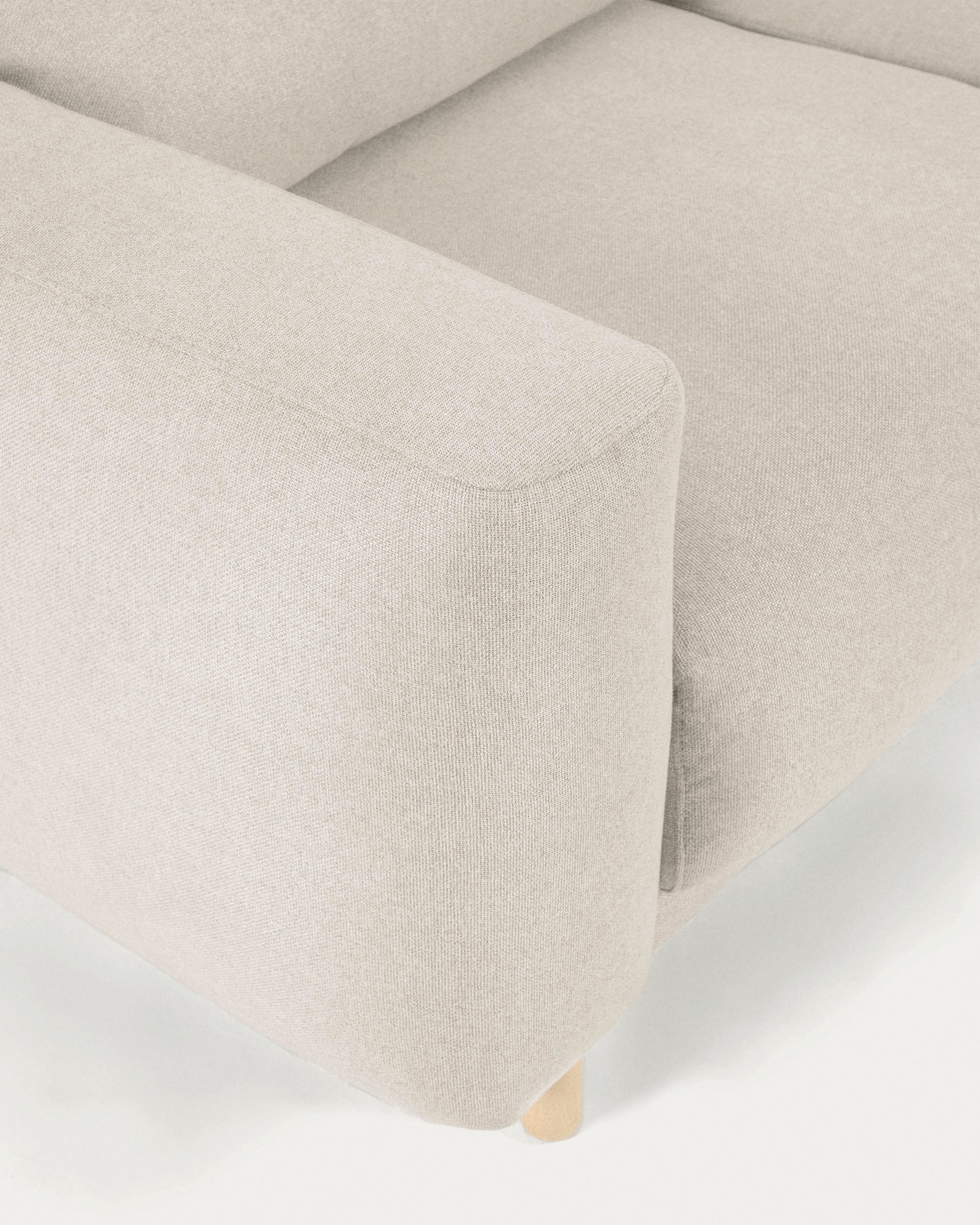 Singa 3 seater sofa with reclining headrest and extendable seat in white 215 cm - Detail