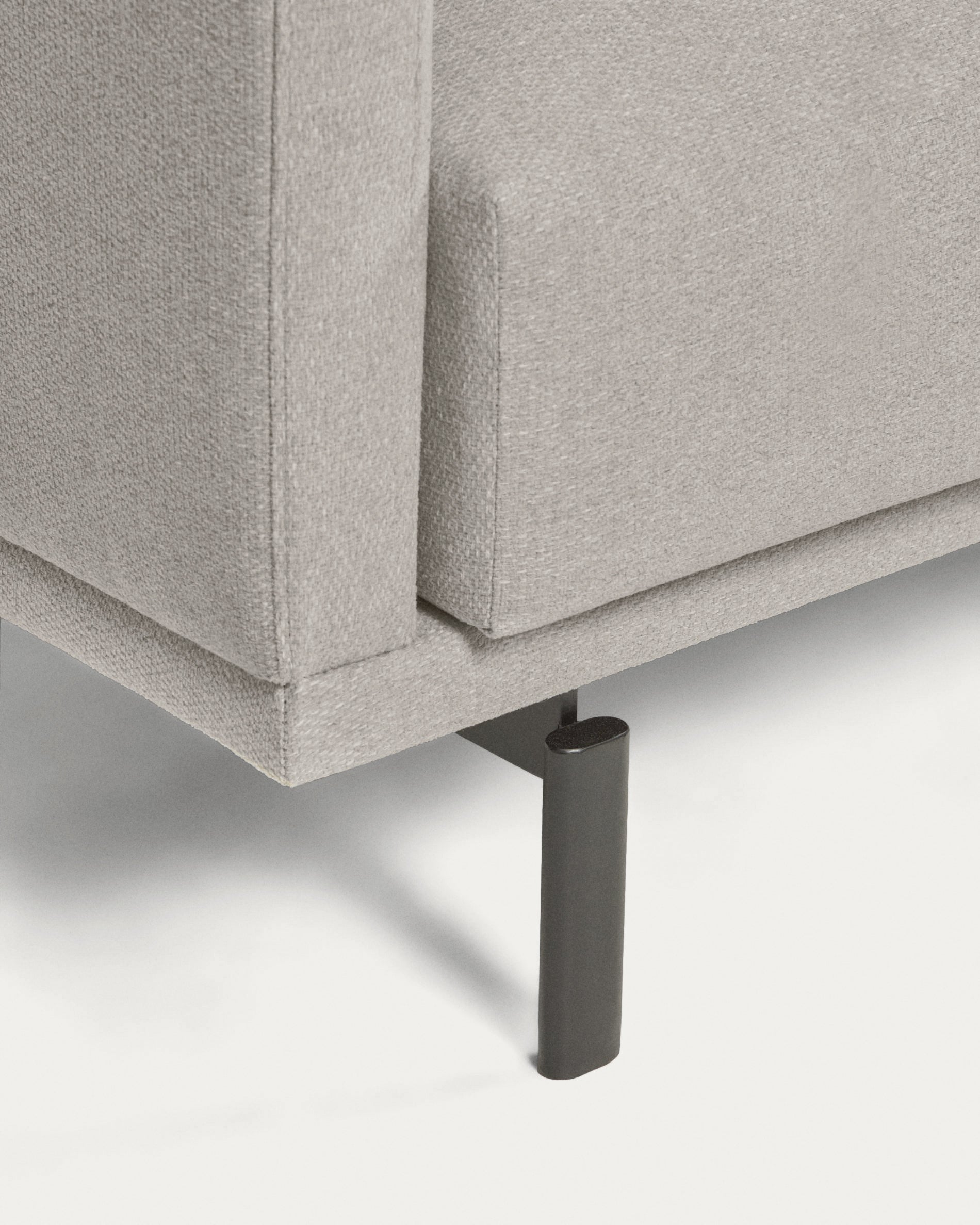 Galene 3 seater sofa in beige, 214 cm FSC Mix Credit - Detail