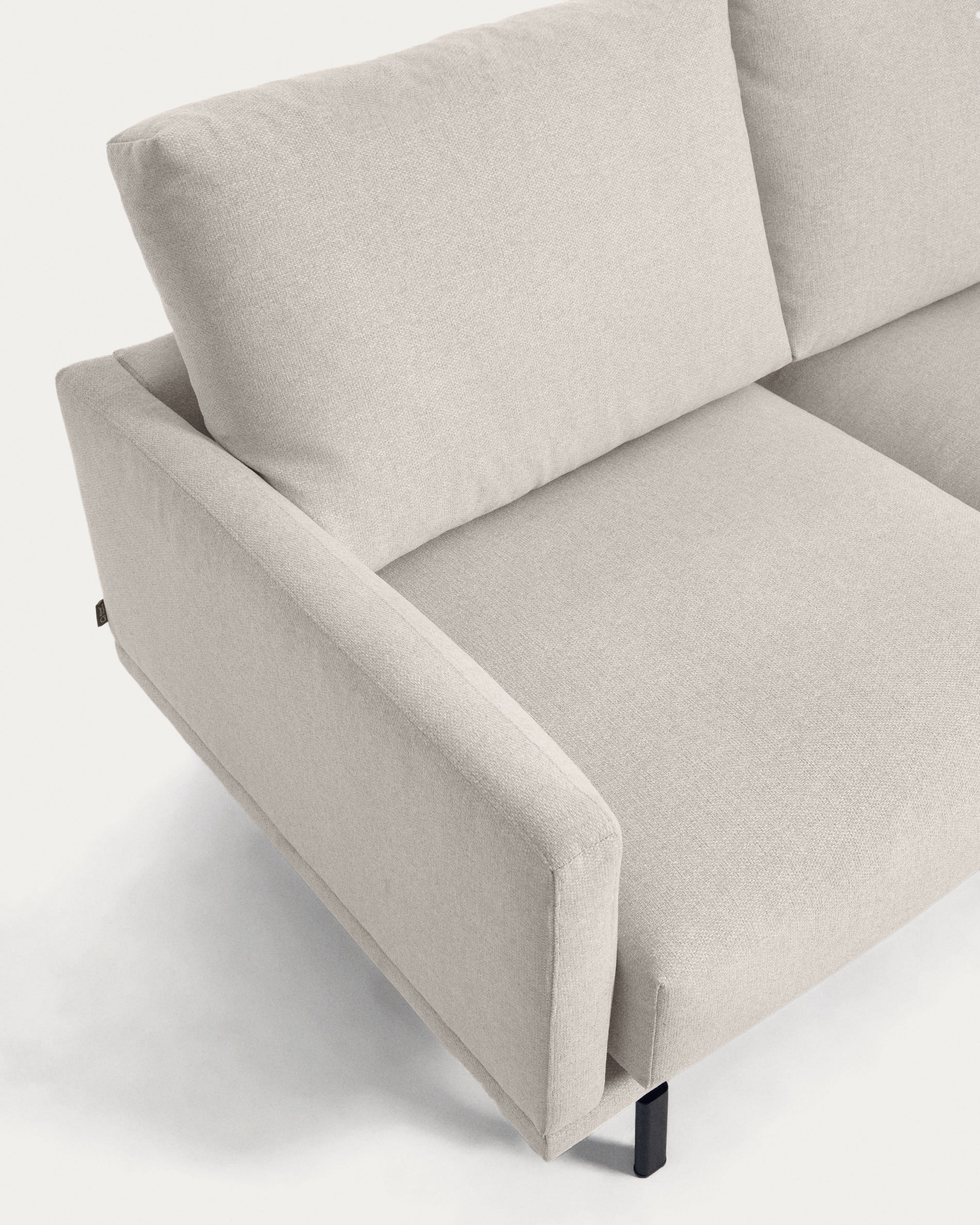 Galene 4 seater sofa in beige, 334 cm FSC Mix Credit - Detail
