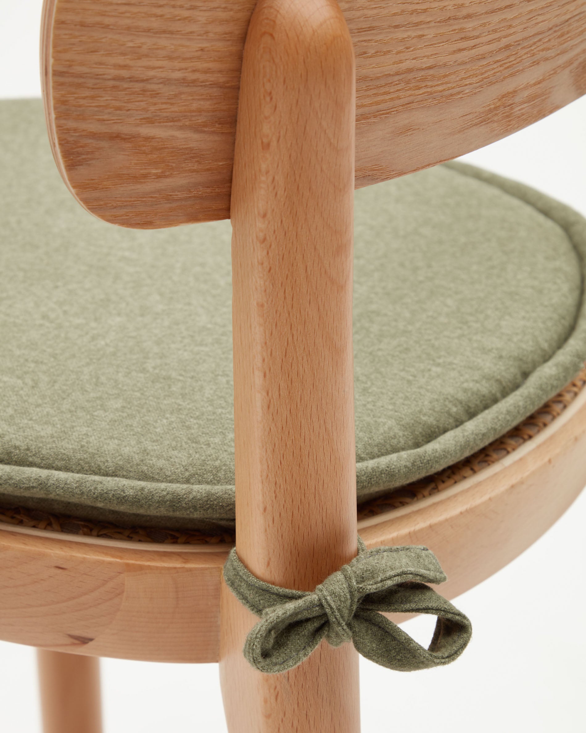 Cushion for Romane chair in green 43 x 43 cm - Detail