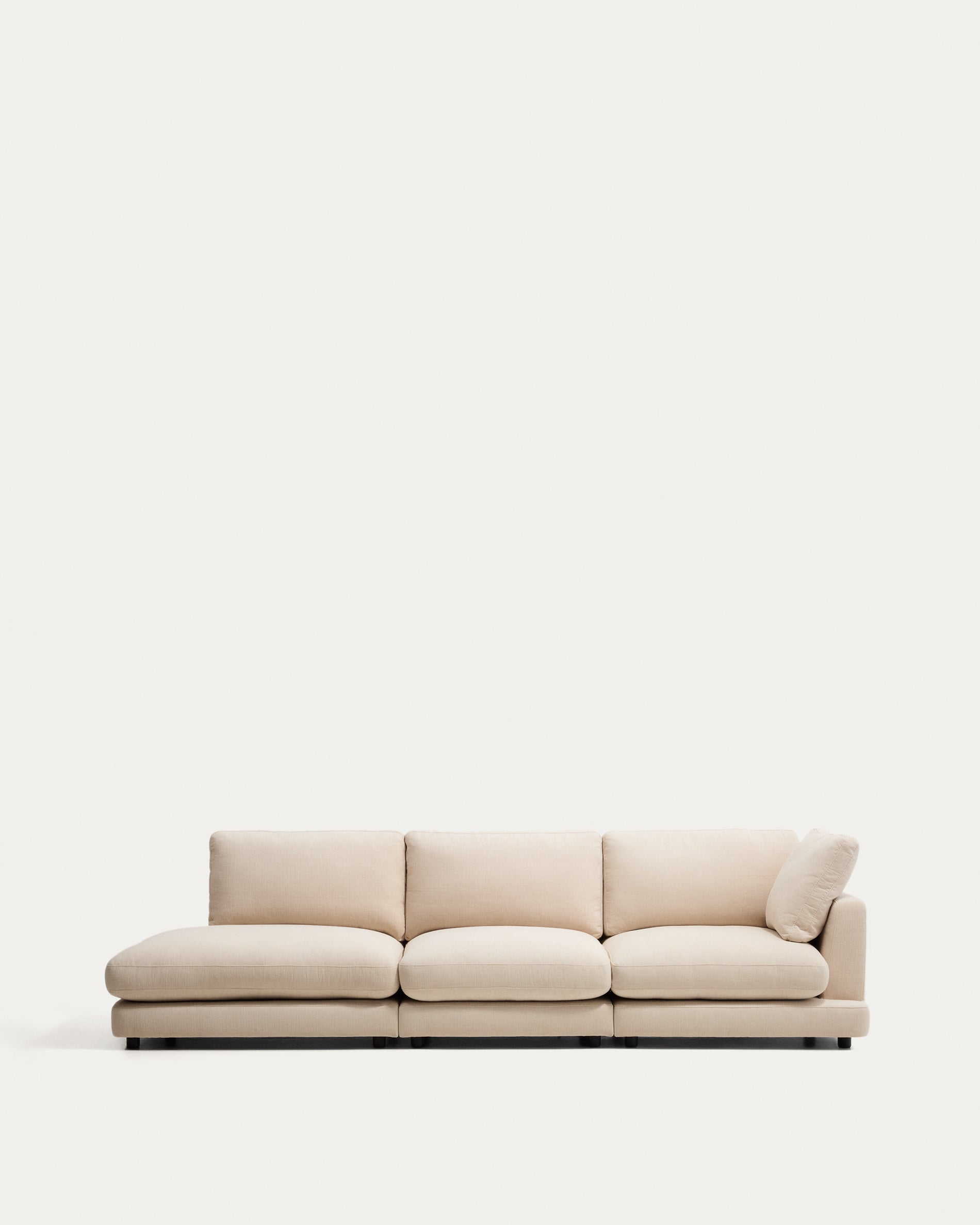 S82132UN12_1V01