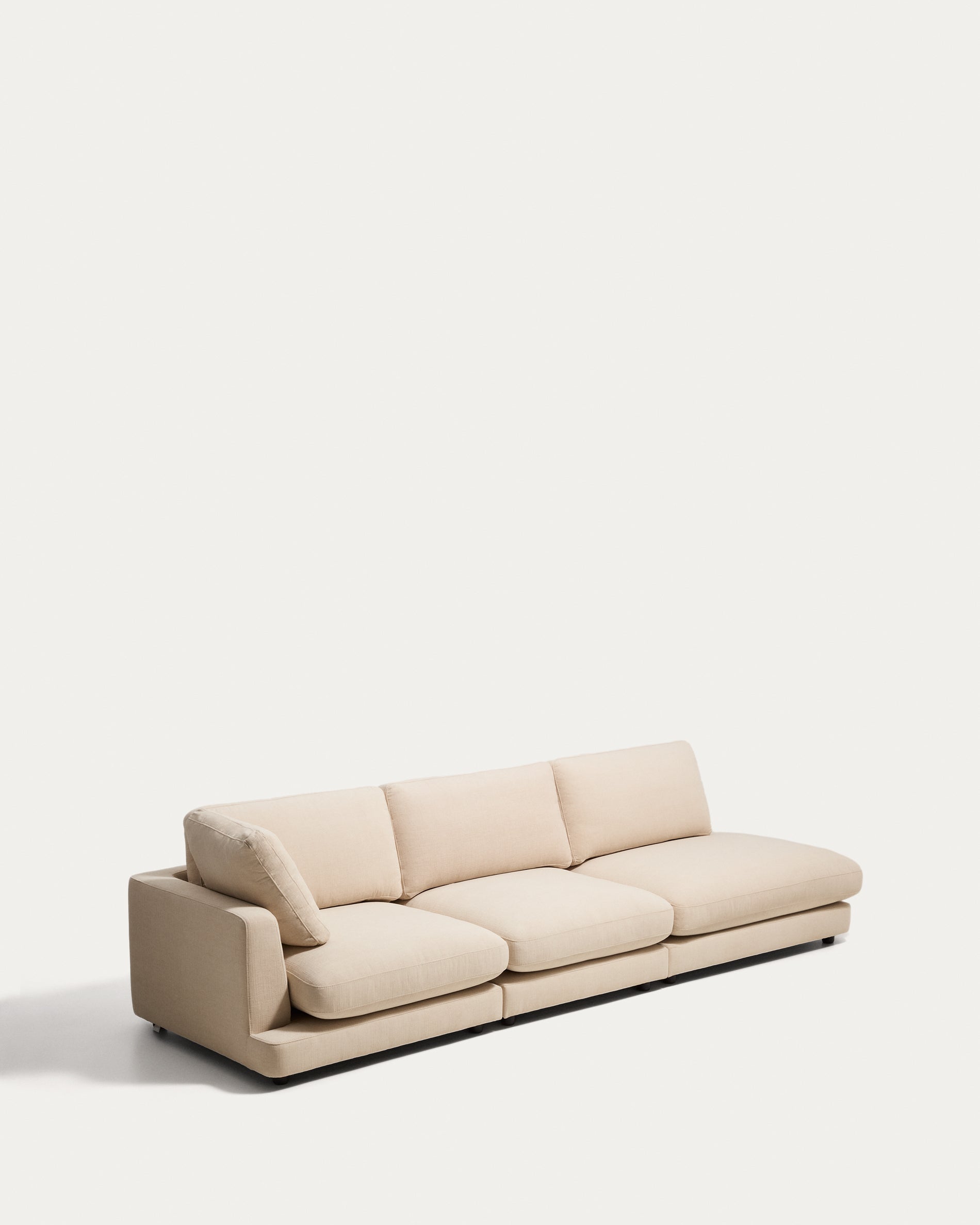S82133UN12_1V02