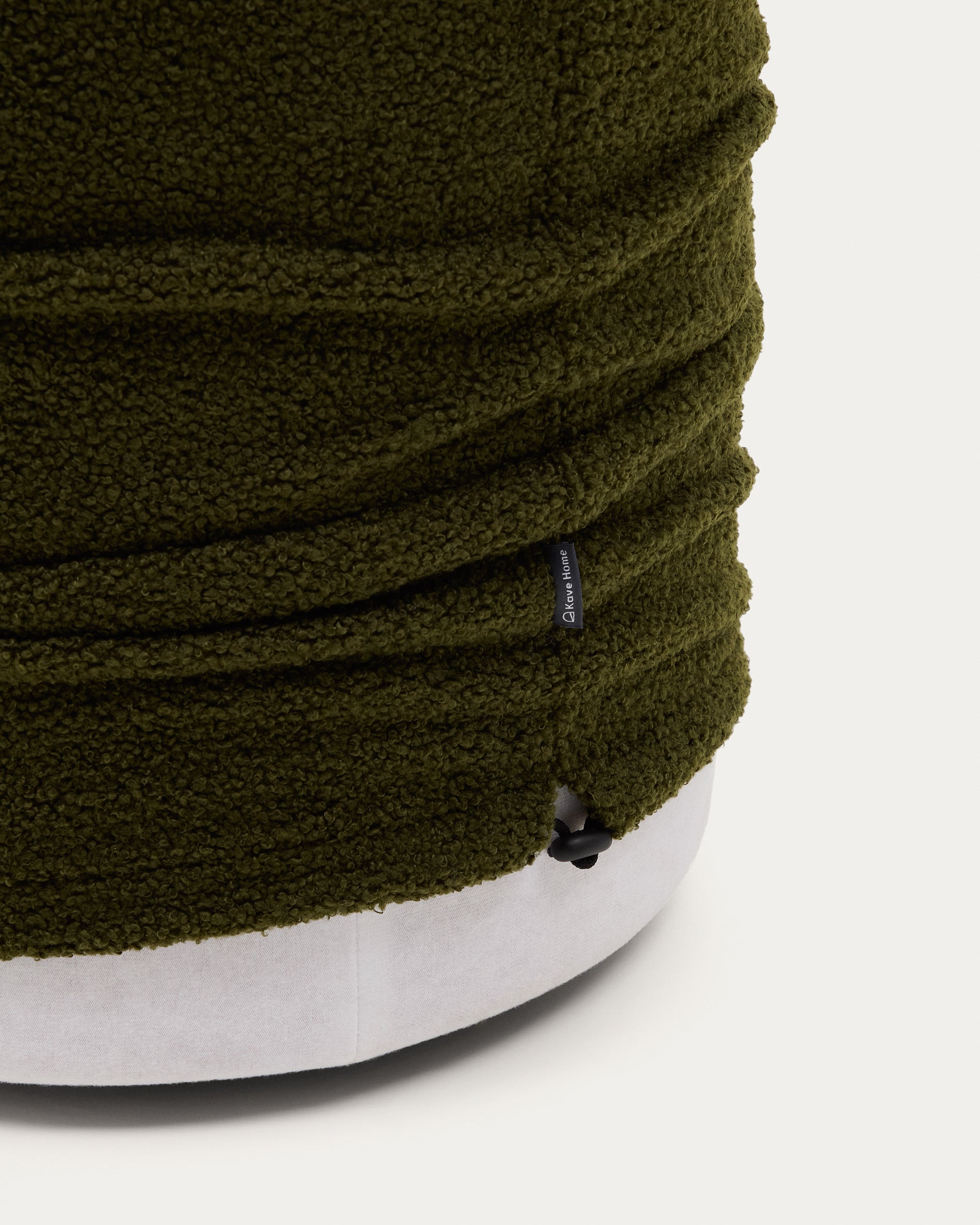 Kaeli footrest with removable cover in green bouclé Ø 43 cm - Detail