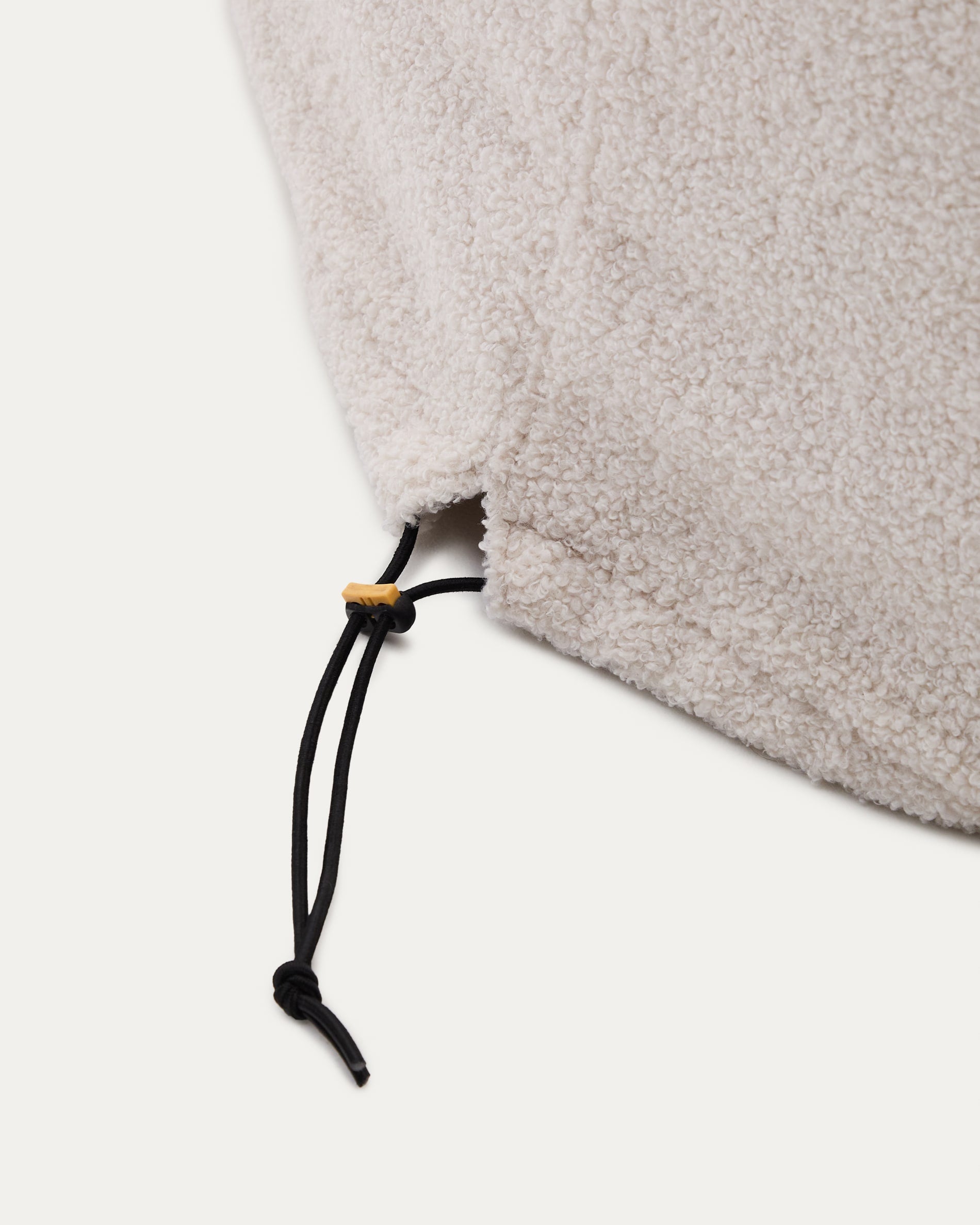 Kaeli footrest with removable cover in ecru bouclé Ø 43 cm