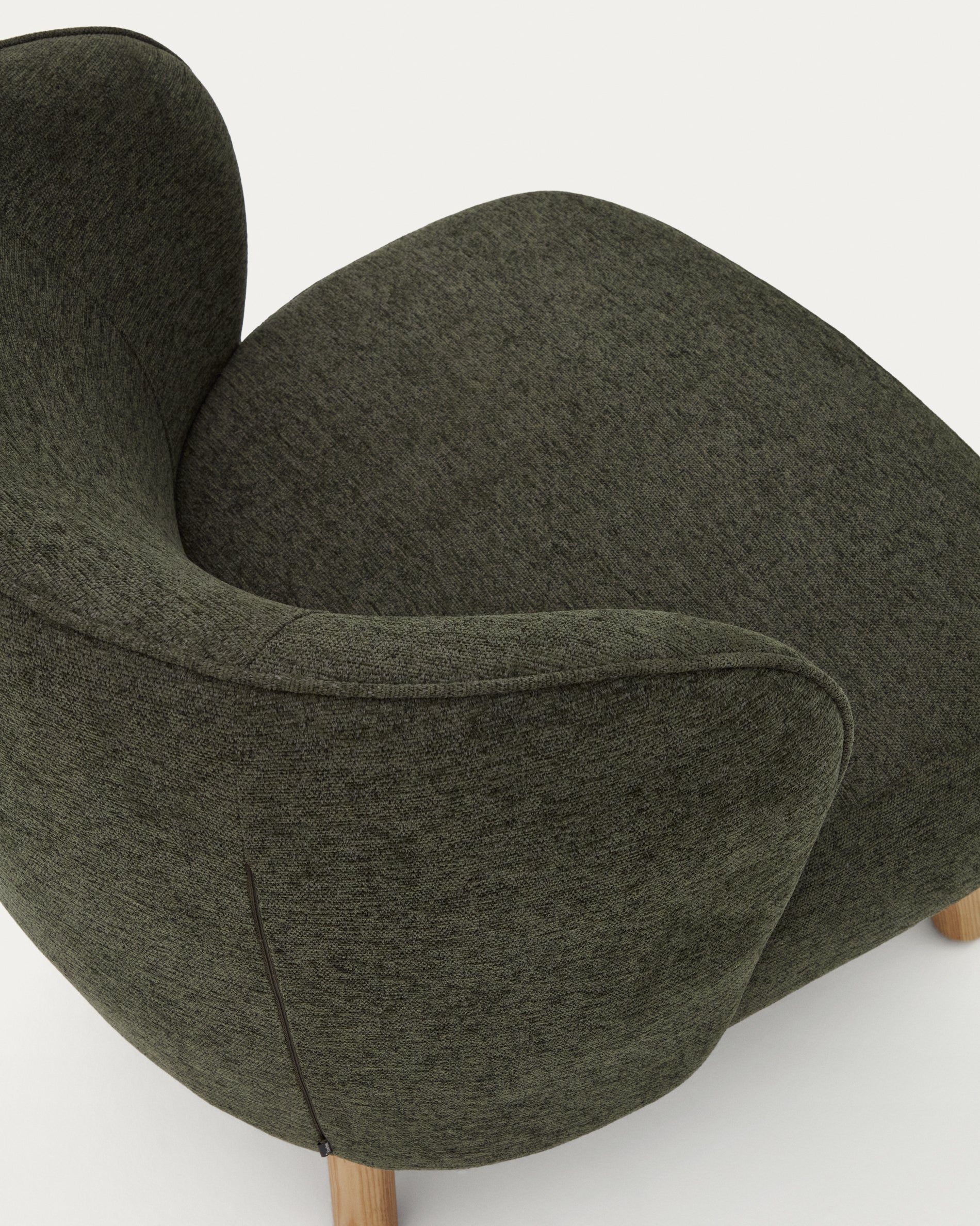 Ulit armchair in green chenille with solid beech wood legs in a natural finish - Detail