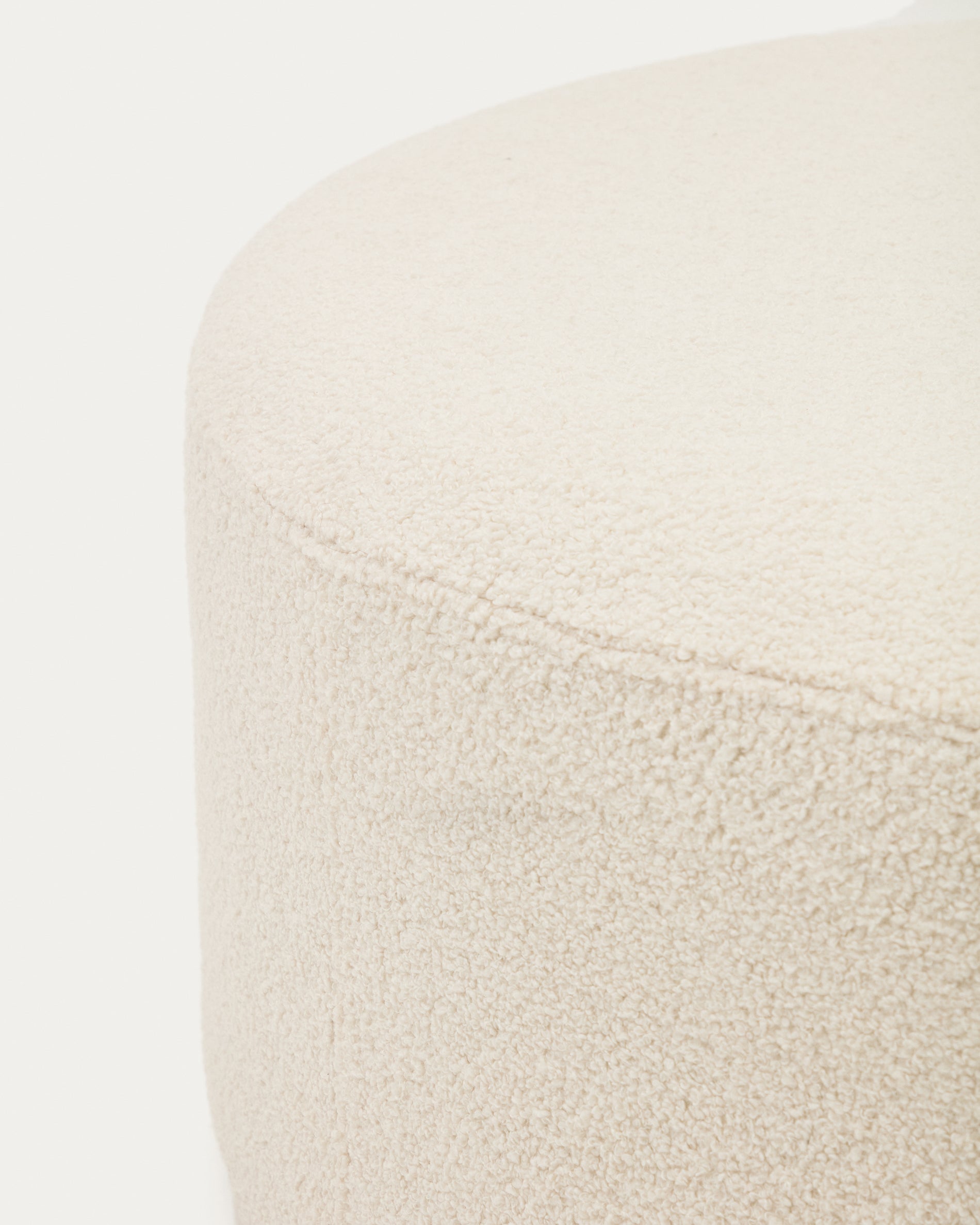 Kaeli footrest with removable cover in ecru bouclé Ø 120 cm - Detail