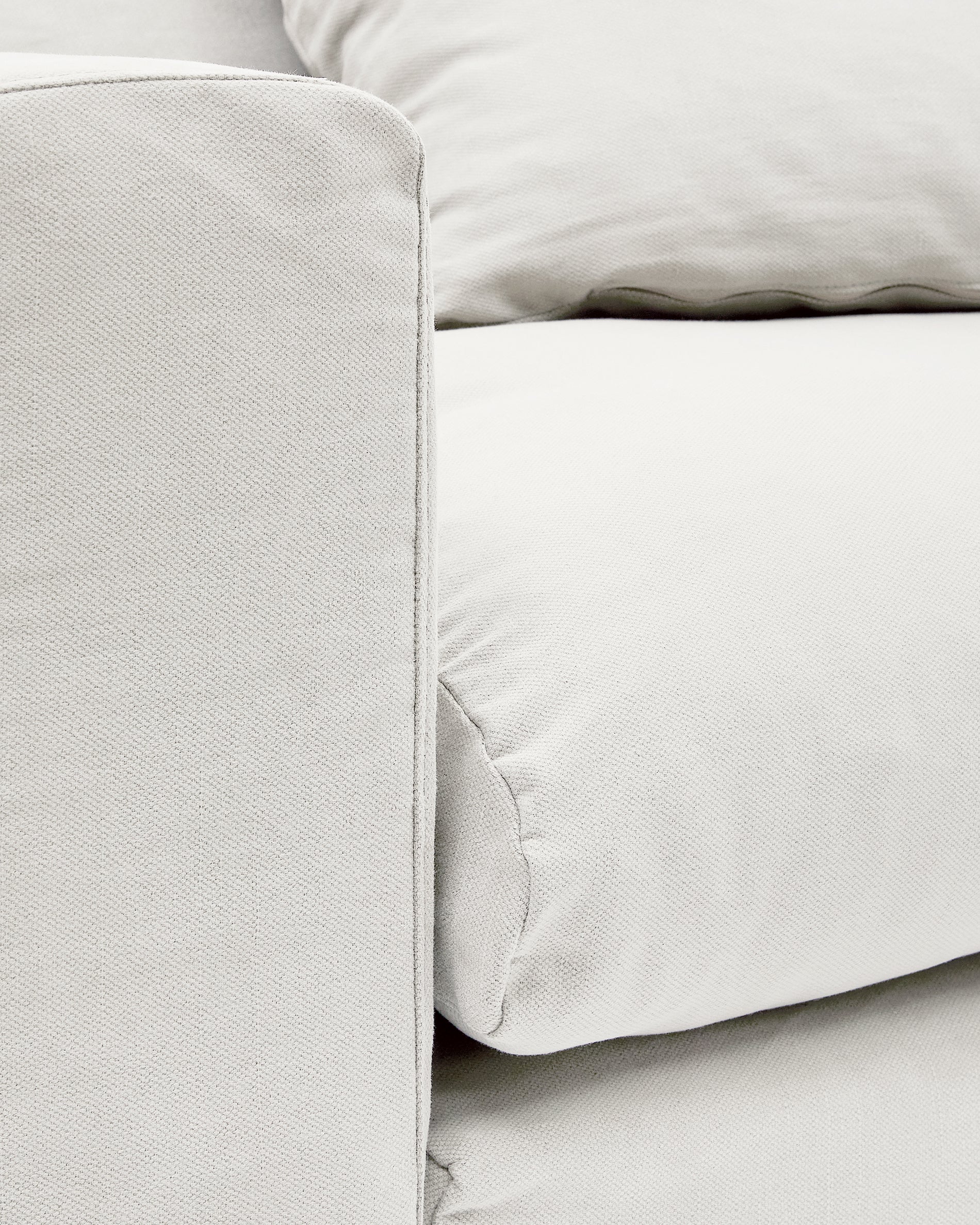 Nora 4-seater sofa with removable cover with linen and cotton cushions in ecru 340cm - Detail
