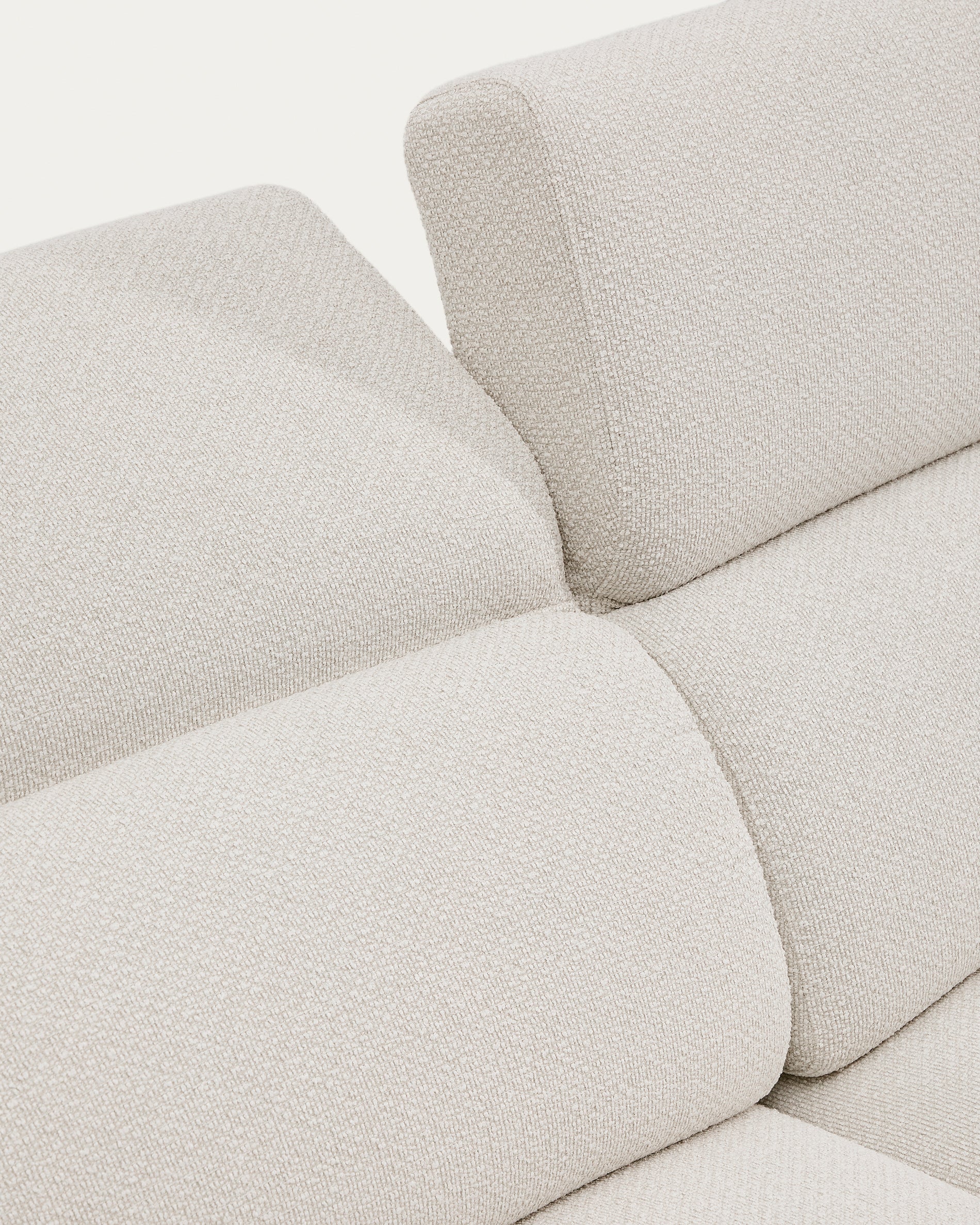 Aurum 3-seater sofa in ecru chenille with reclining headrest and matte beige metal base 234cm FSC Mix Credit - Detail
