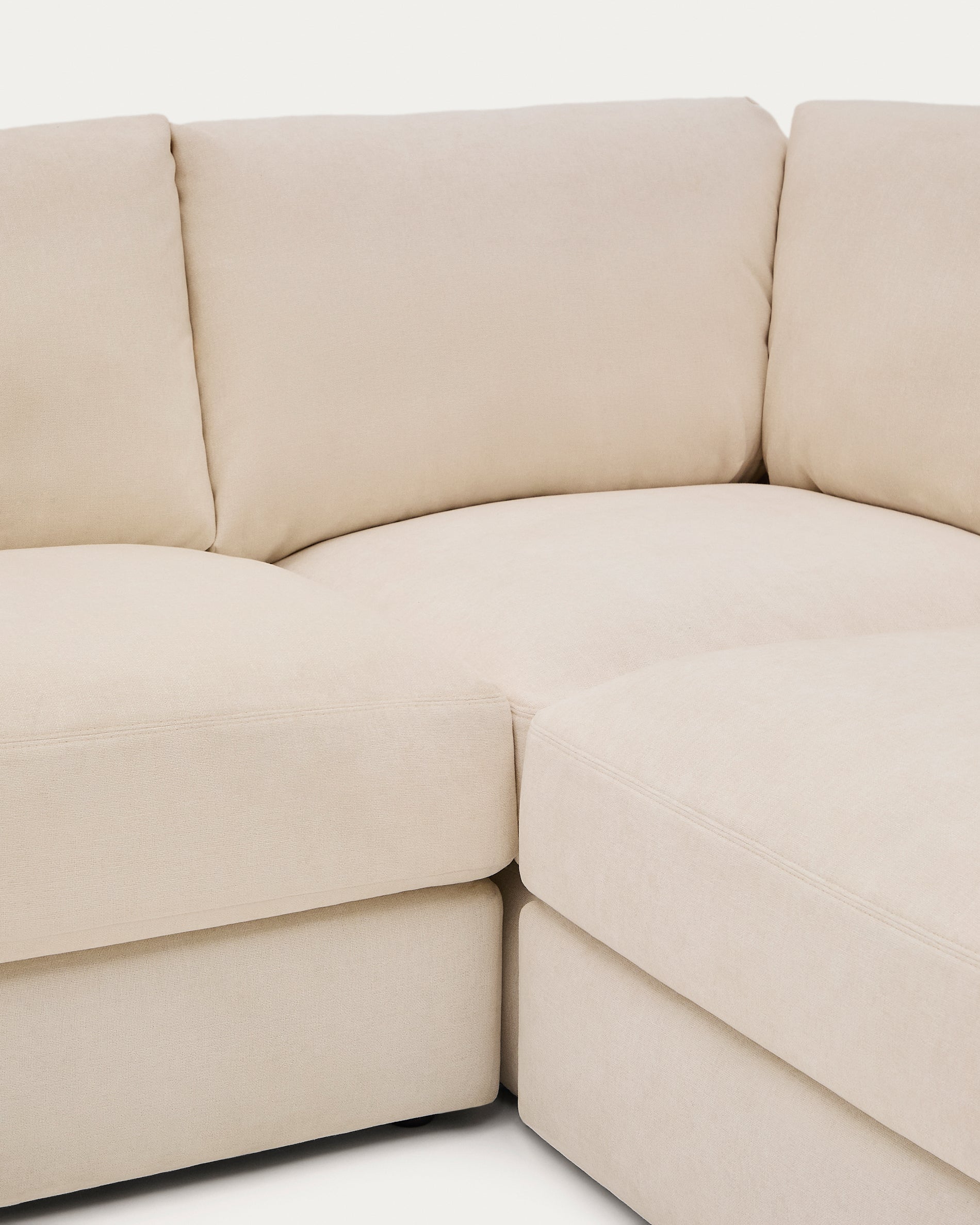 Alea 5-seater modular corner sofa with removable cover in ecru chenille 310 x 310cm - Detail