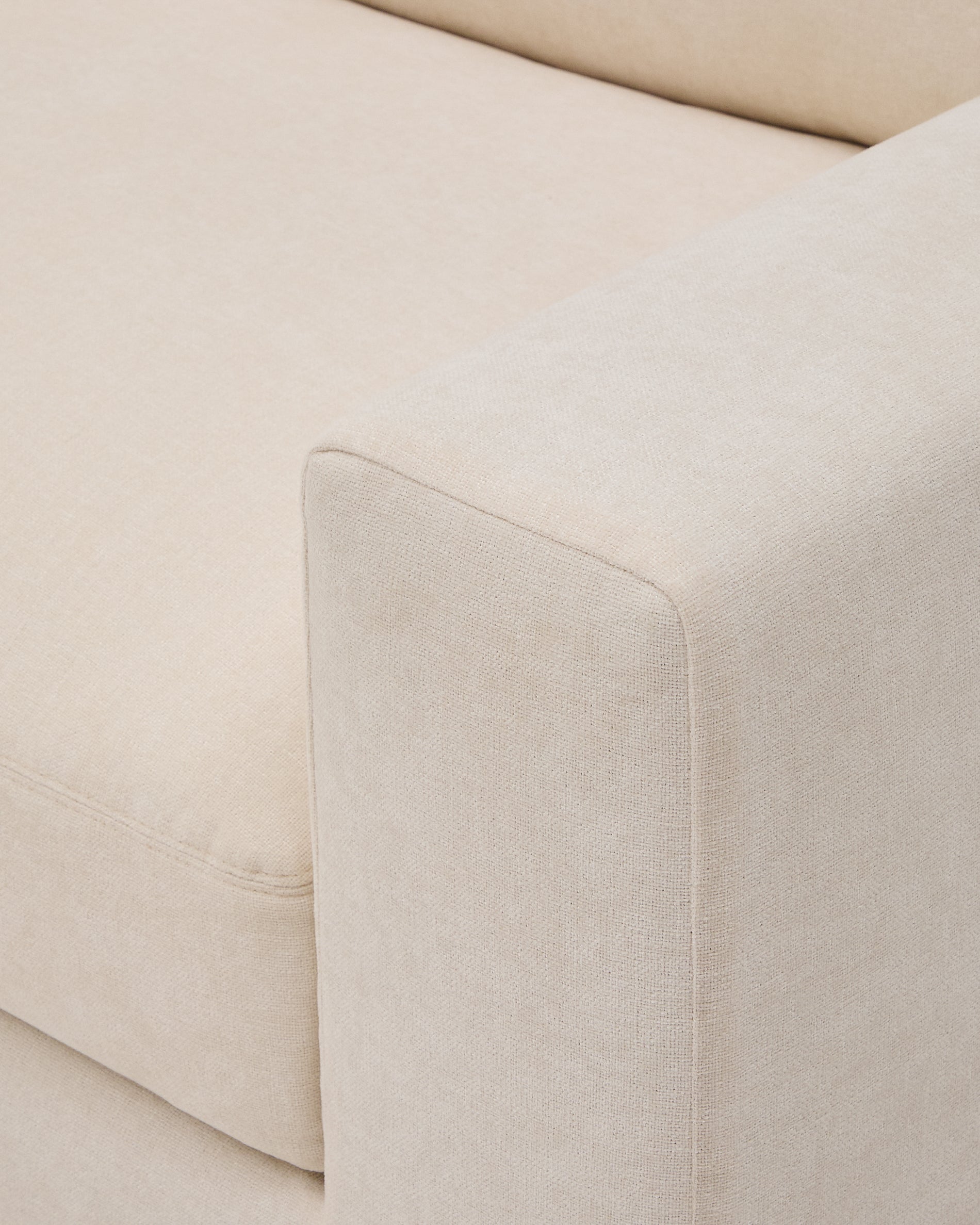 Alea 5-seater modular corner sofa with removable cover in ecru chenille 310 x 310cm - Detail
