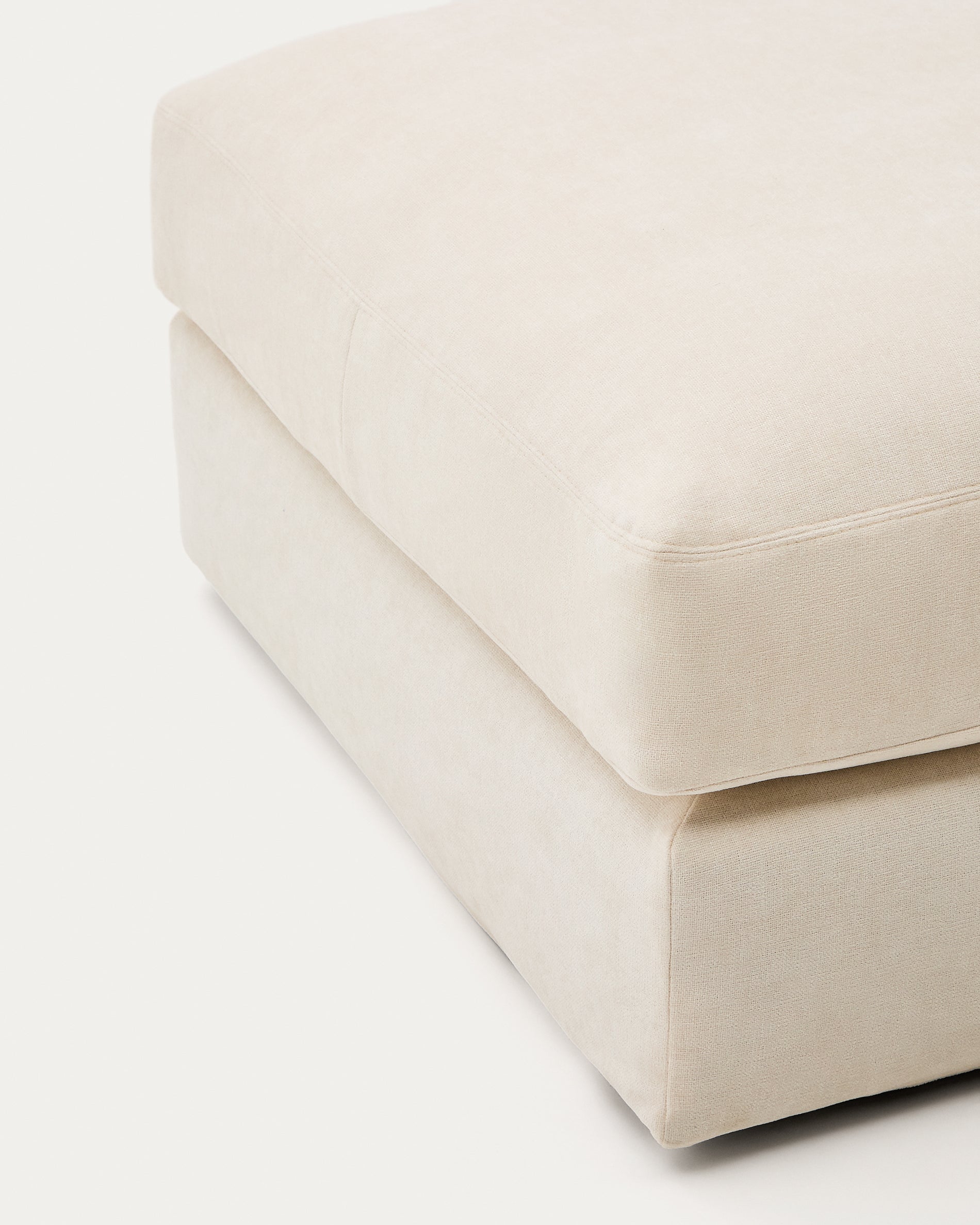 Alea ecru chenille footrest with removable cover 90 x 90cm - Detail