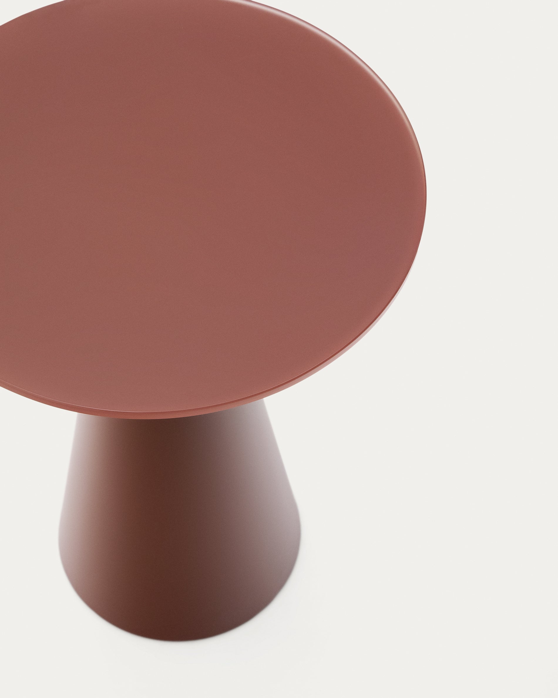 Wilshire side table with frosted tempered glass and matt terracotta painted steel finish Ø35cm - Detail