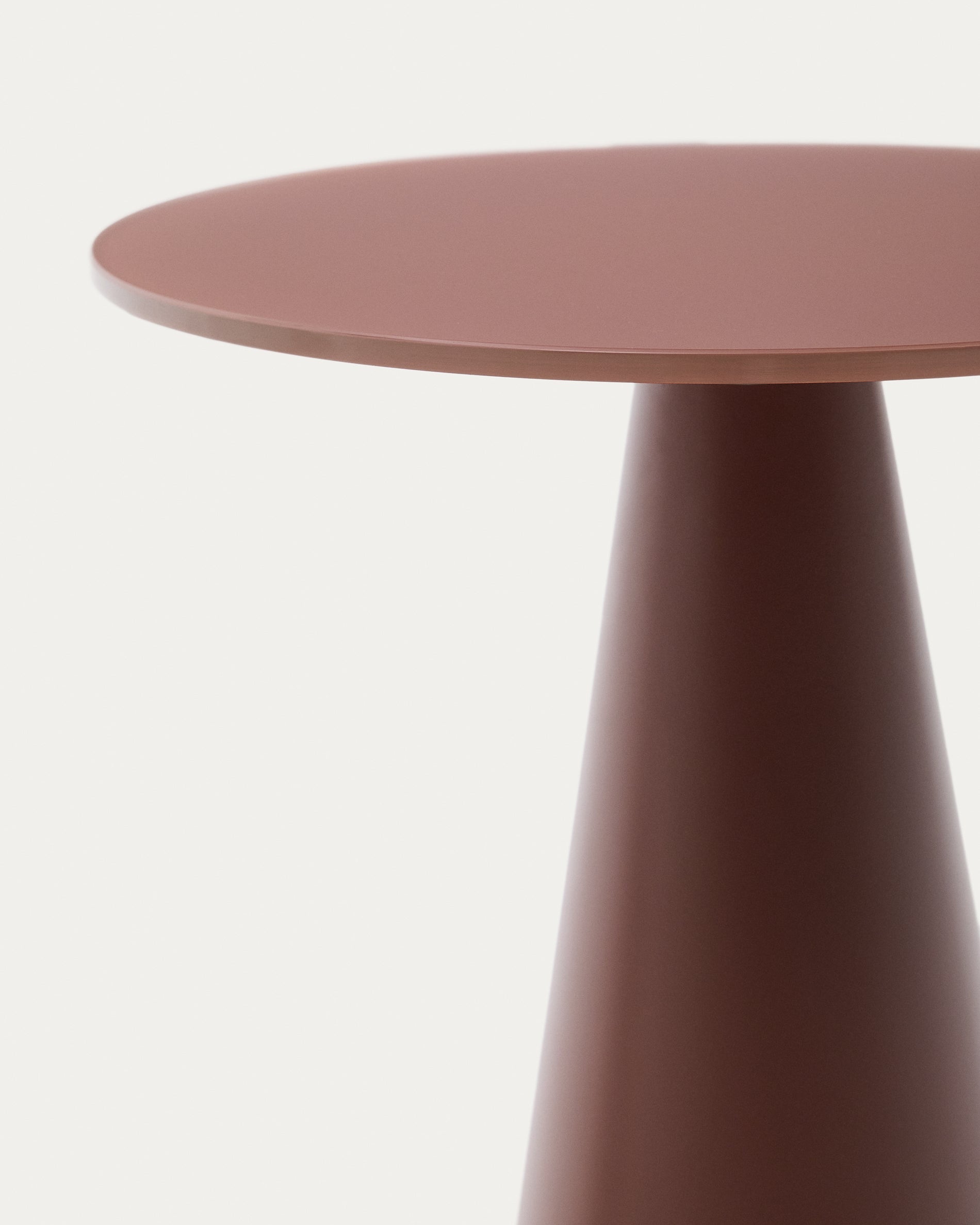 Wilshire side table with frosted tempered glass and matt terracotta painted steel finish Ø35cm - Detail