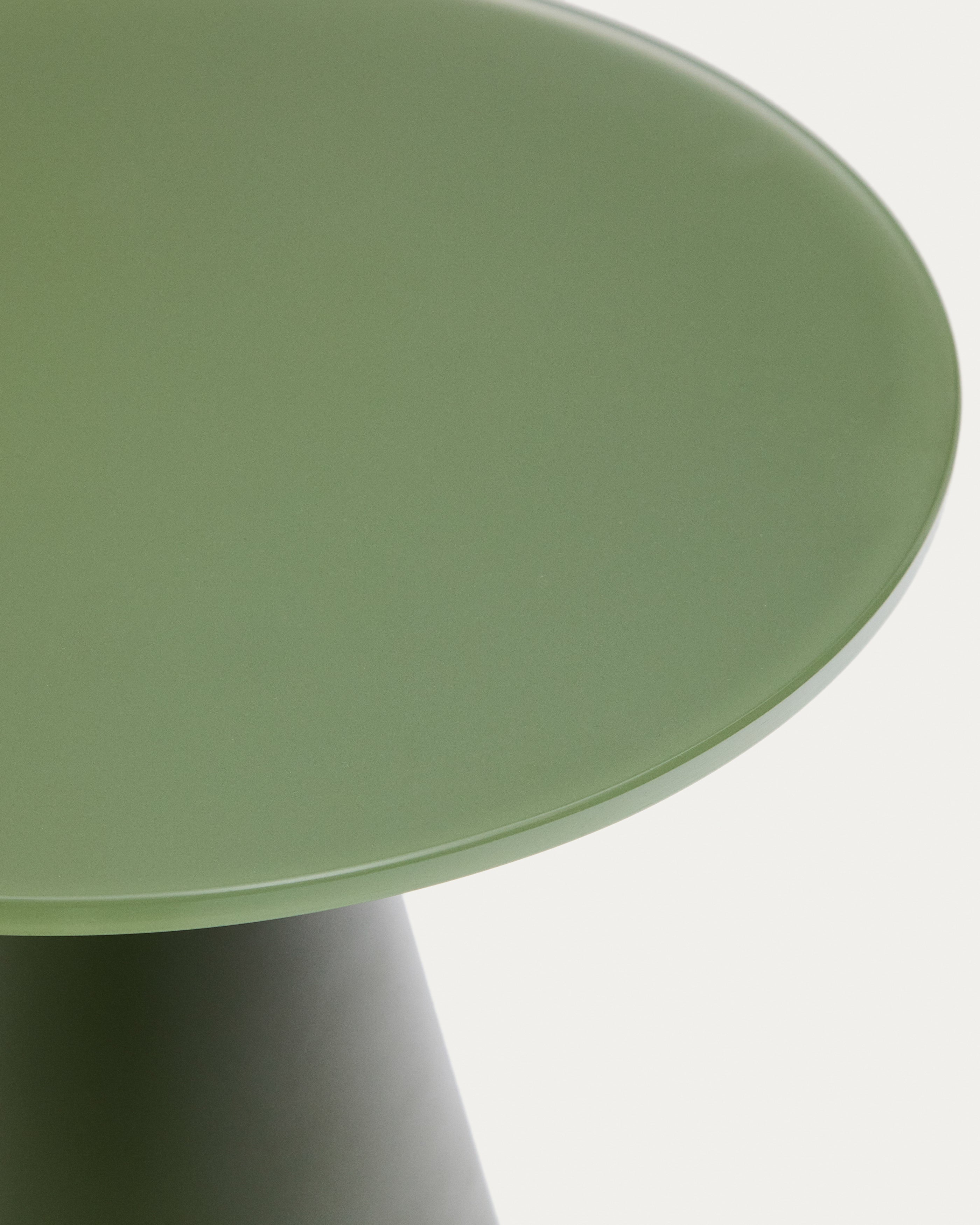 Wilshire side table with frosted tempered glass and matt green painted steel finish Ø30cm - Detail