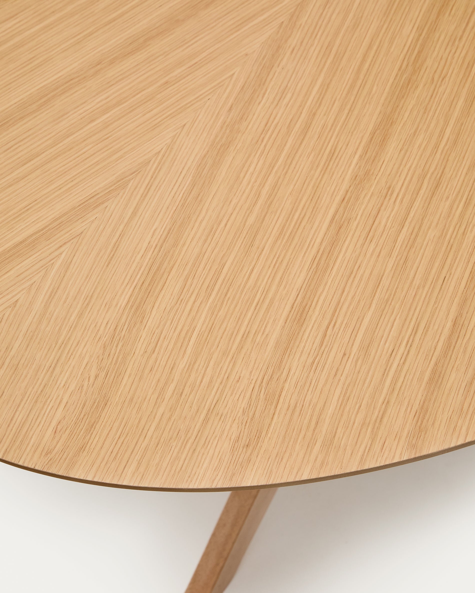 Naanim table in oak veneer, 180 x 110 cm - Detail