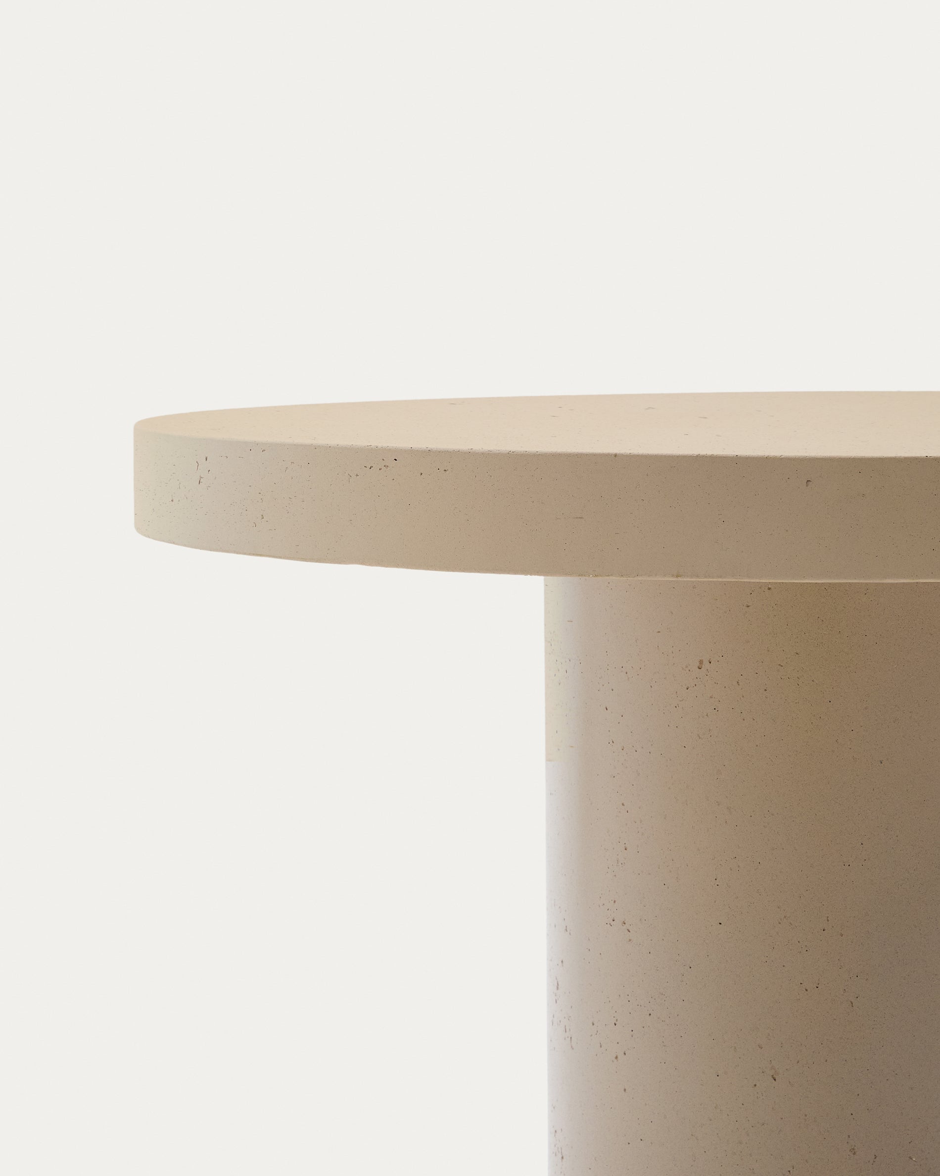 Aiguablava beige cement round table Ø90cm - Detail