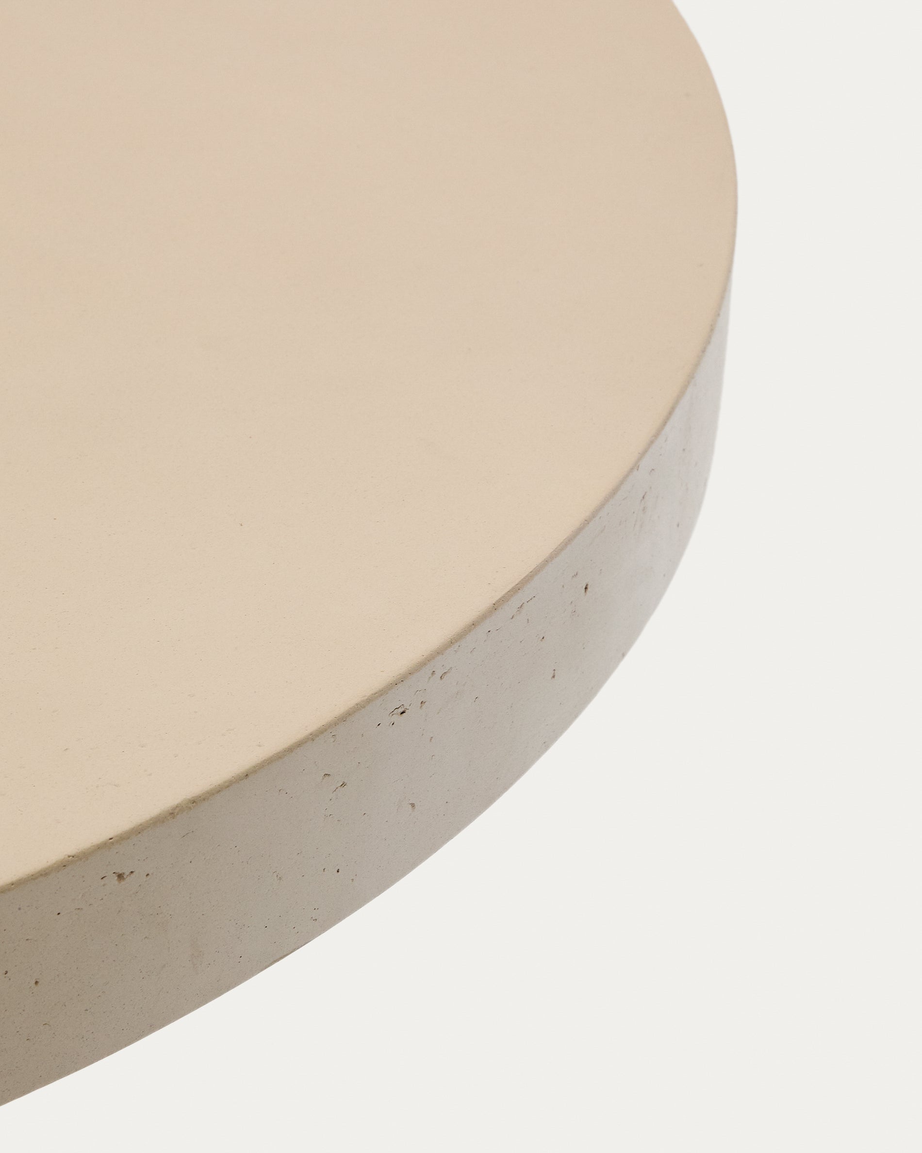 Aiguablava beige cement round table Ø90cm - Detail